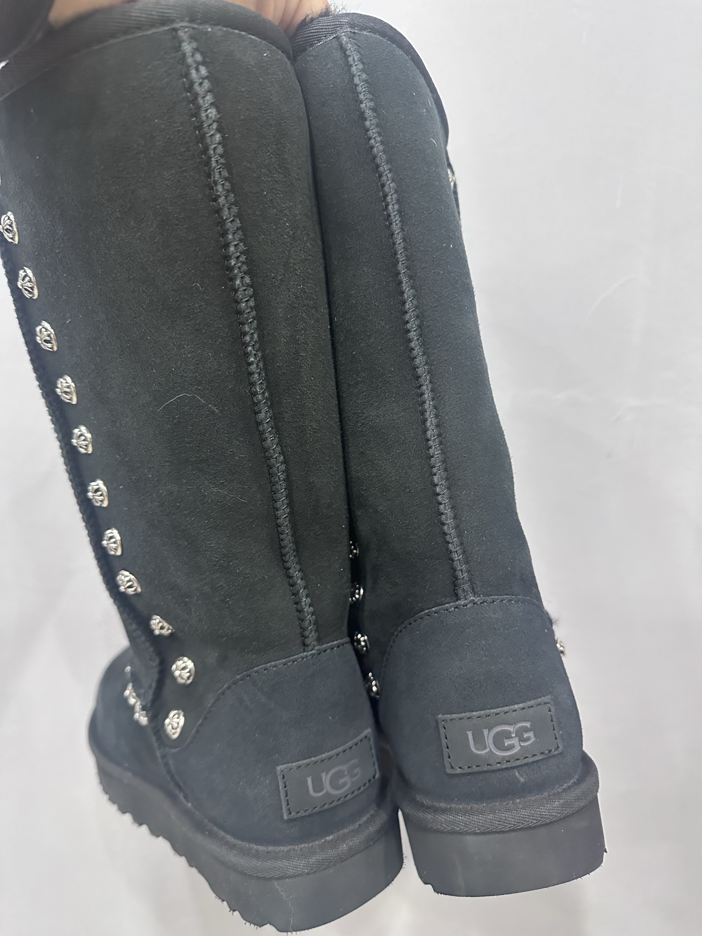 クロムハーツ x UGG スタッズ Haircalf High Snow ブーツ ブラック ピンク 画像 5