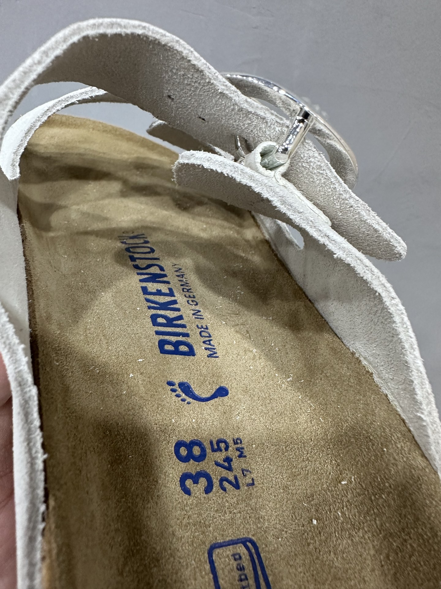 クロムハーツ x ビルケンシュトック スエード Two Strap サンダル グレー 画像 4