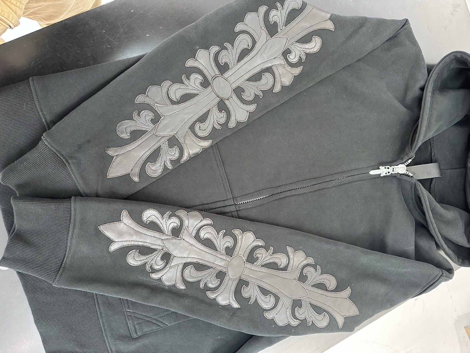 クロムハーツ Vine Leather Patchwork レザーパッチ フーディ ブラック 詳細画像 3
