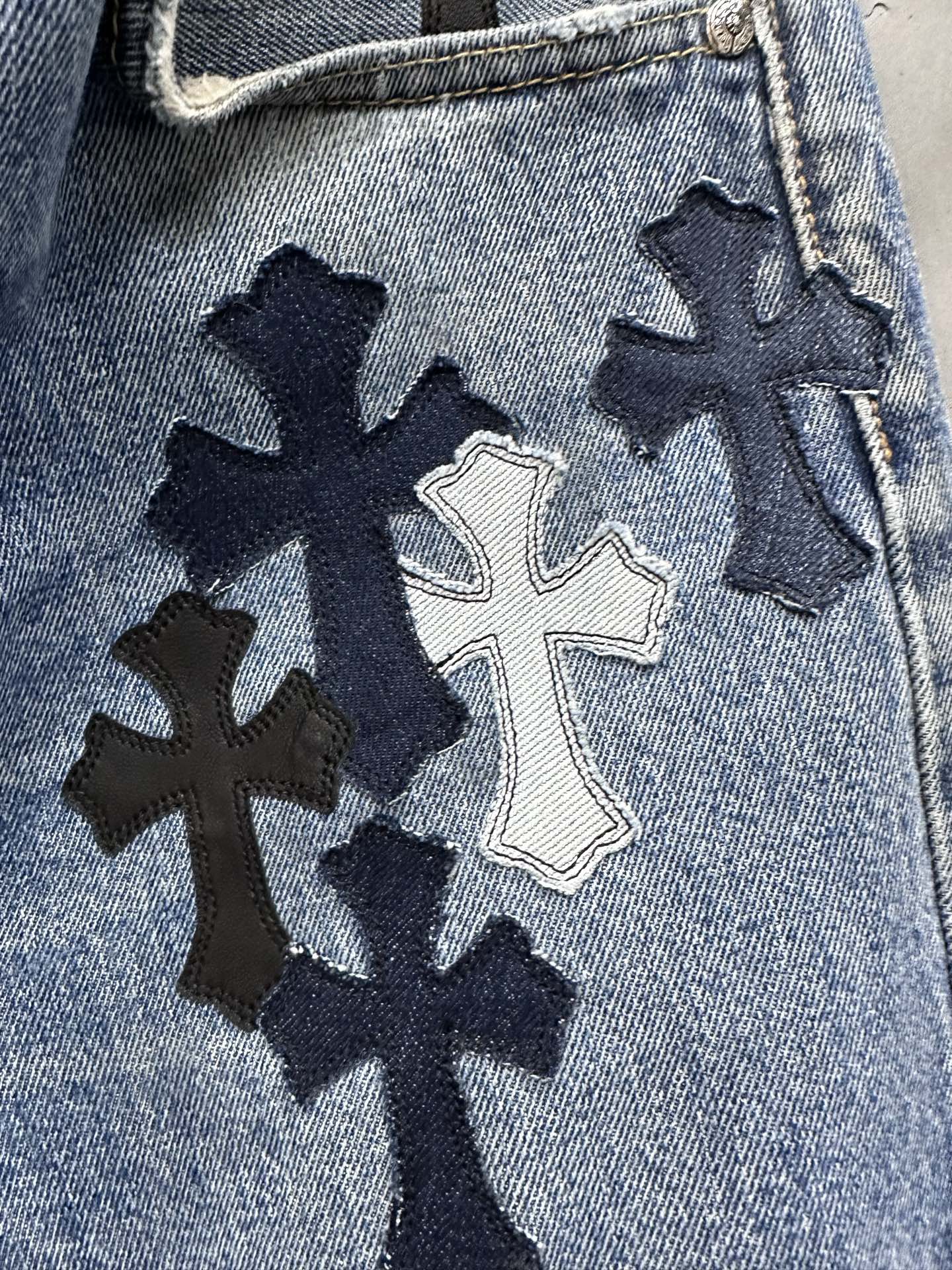 クロムハーツ x Levi's 501 ペイント パッチワーク ジーンズ ライトブルー 画像 4