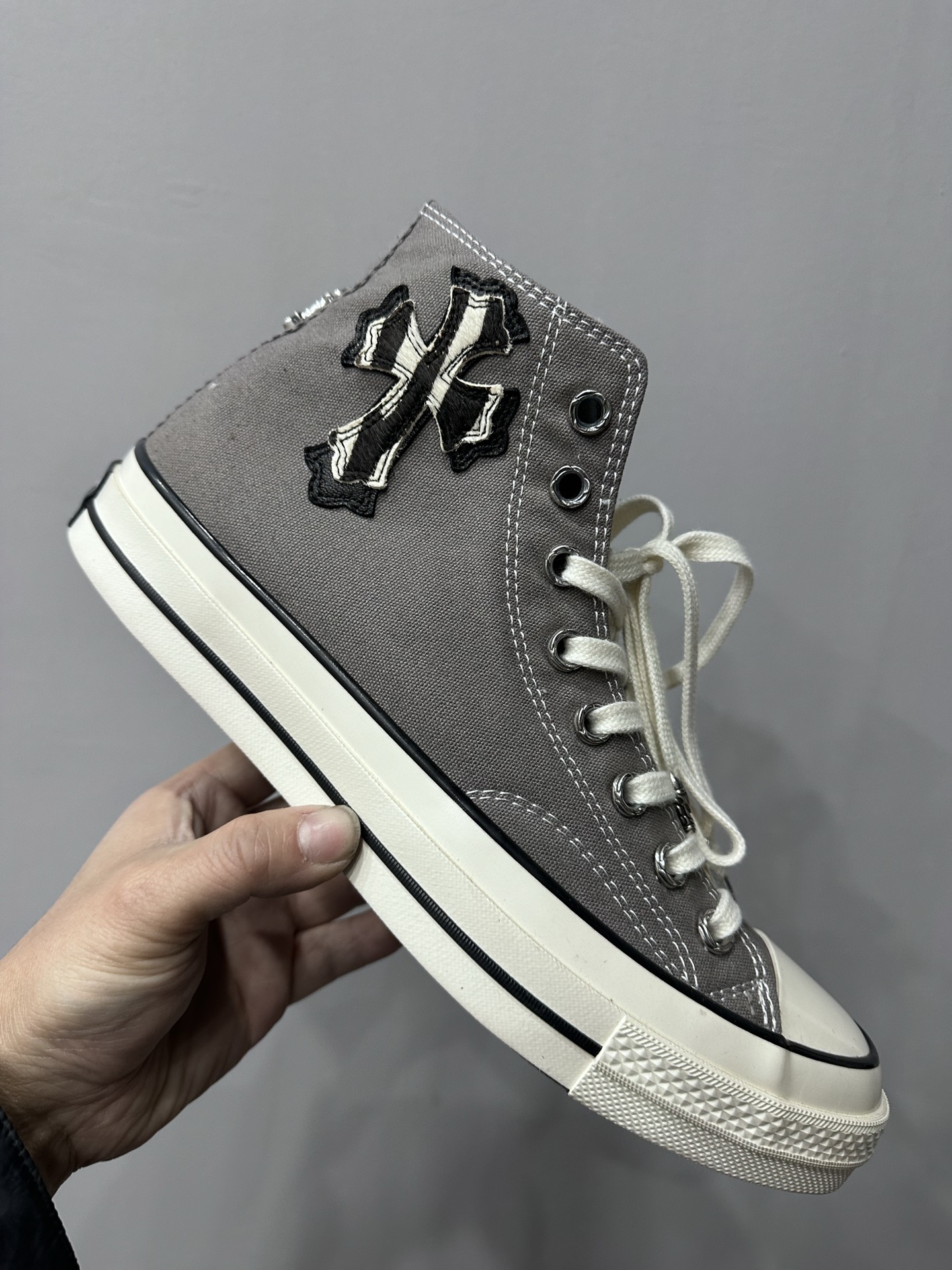 クロムハーツ x コンバース Haircalf 1970s High Top スニーカー グレー 詳細画像 1