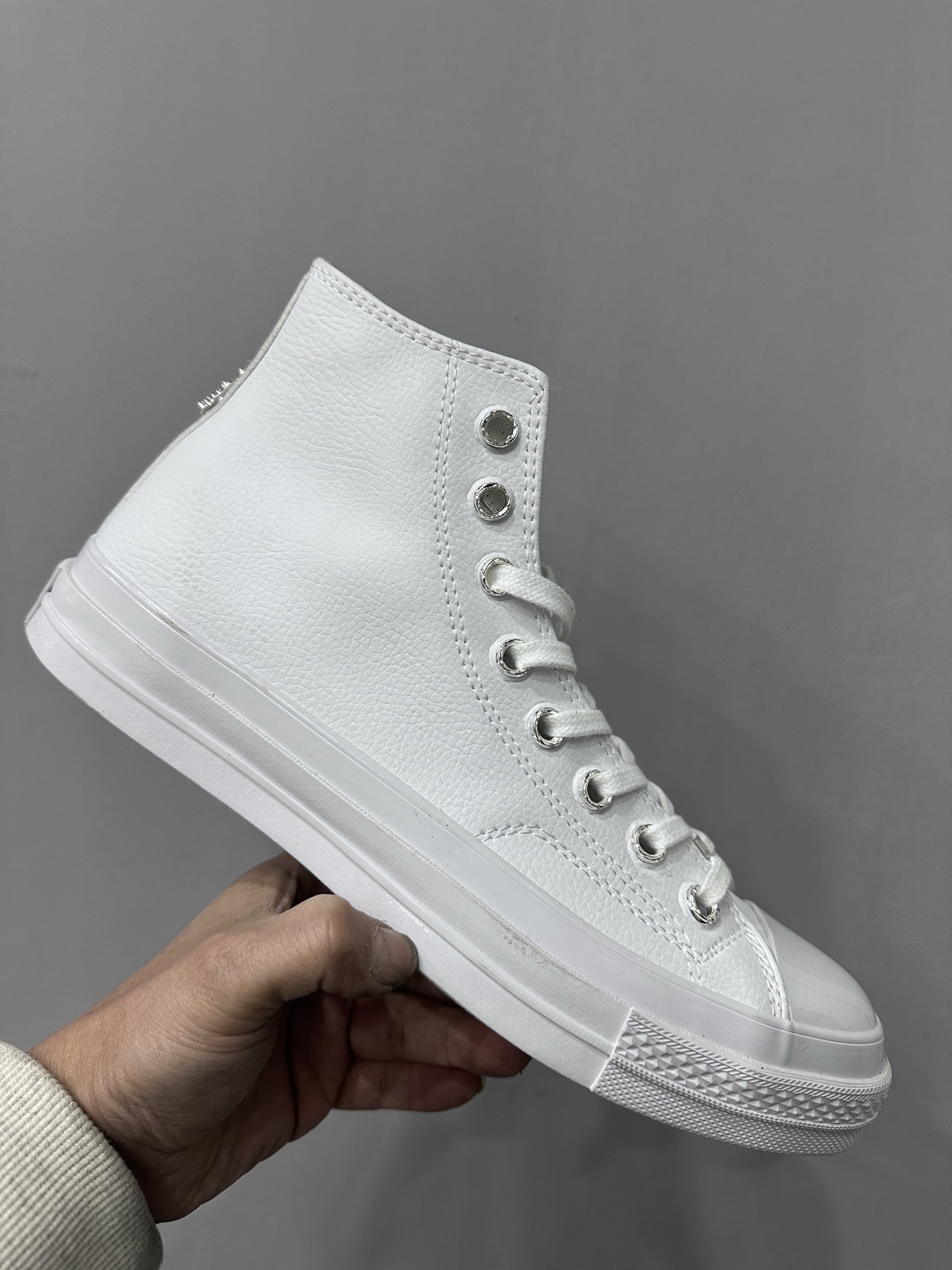 クロムハーツ x Converse レザー ハイトップ スニーカー ホワイト 詳細画像 2