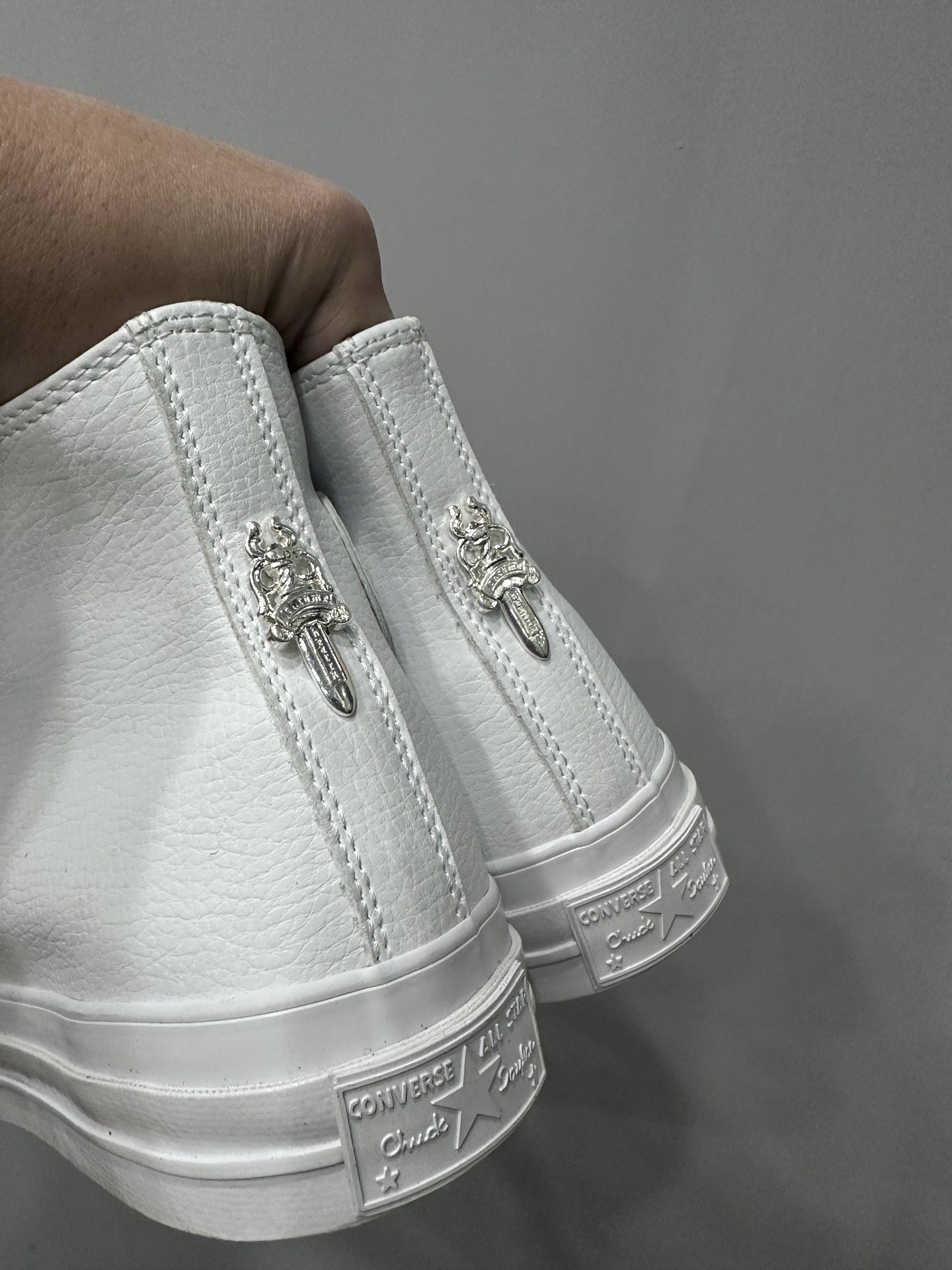 クロムハーツ x Converse レザー ハイトップ スニーカー ホワイト 画像 4