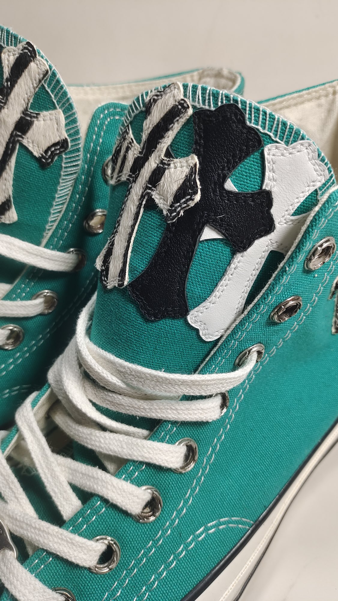 クロムハーツ x Converse 1970s ゼブラ クロス ハイトップ スニーカー Green 詳細画像 2