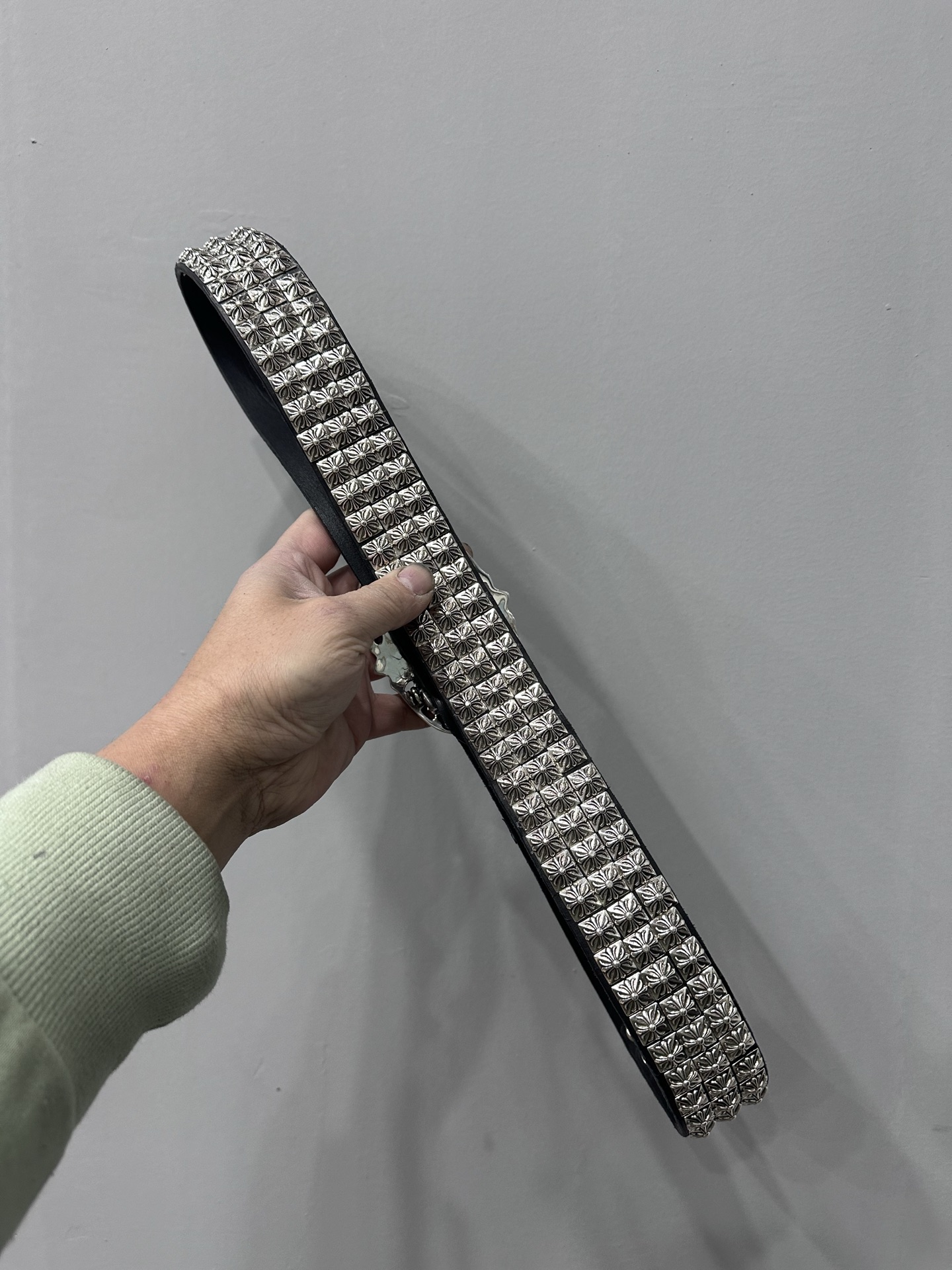 クロムハーツ スクエアスタッズ スタッズ レザーベルト 詳細画像 2