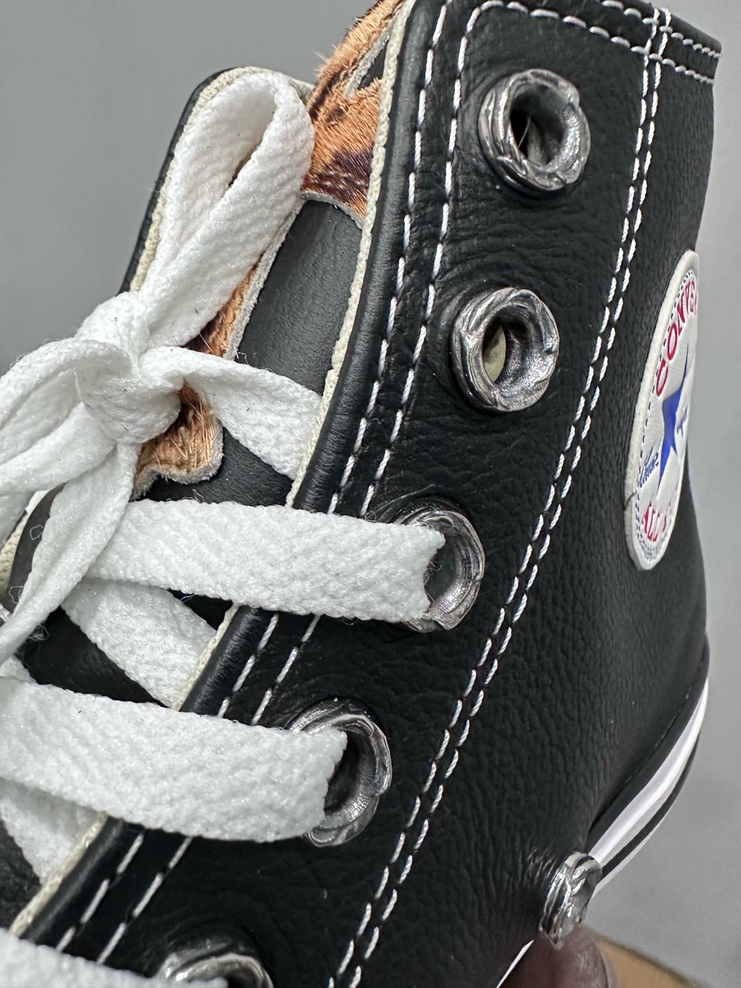 クロムハーツ x Converse 132170C レザー Patch ハイトップ スニーカー マルチカラー 詳細画像 3