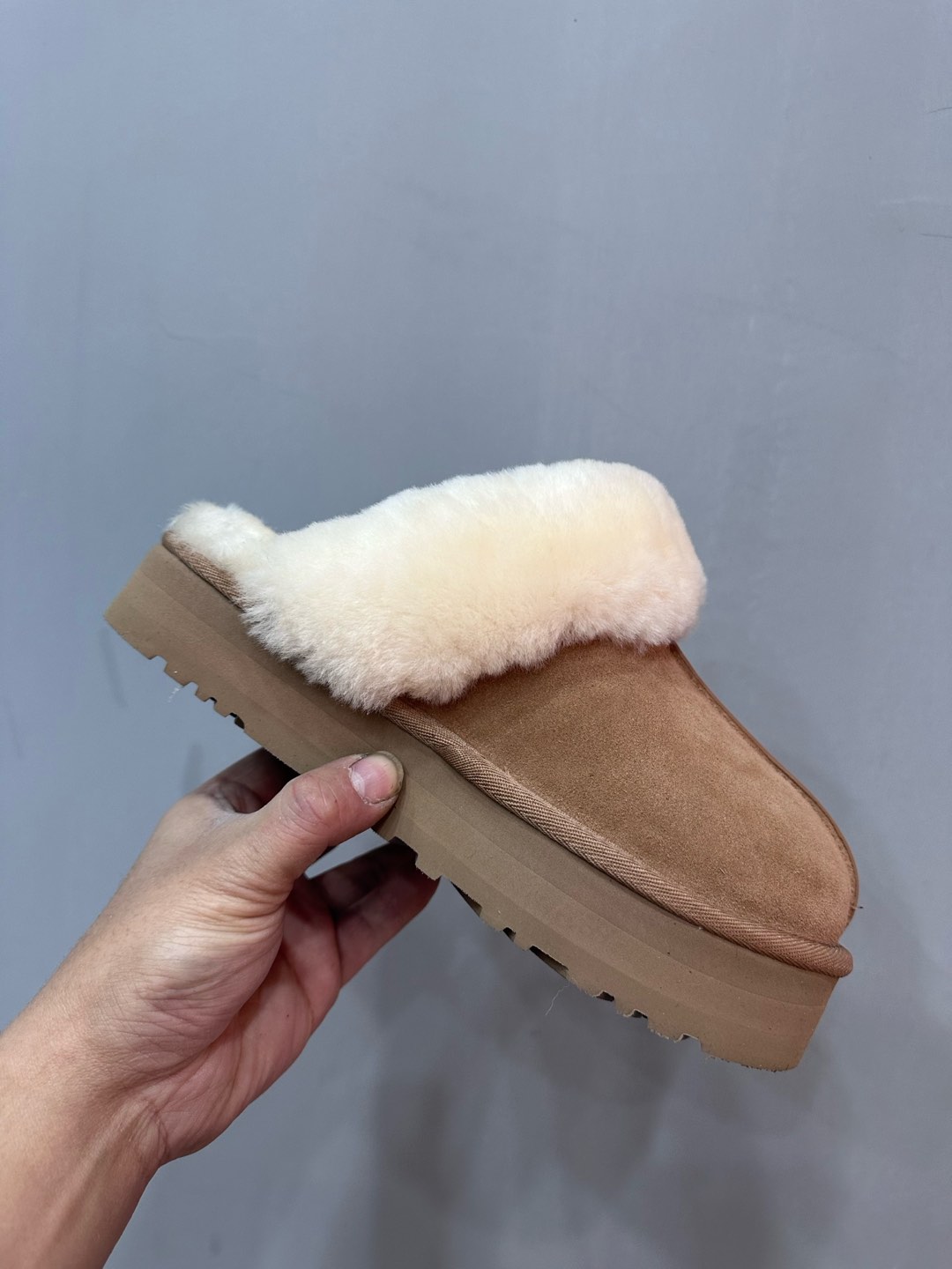クロムハーツ x UGG スライド カーキ 詳細画像 2