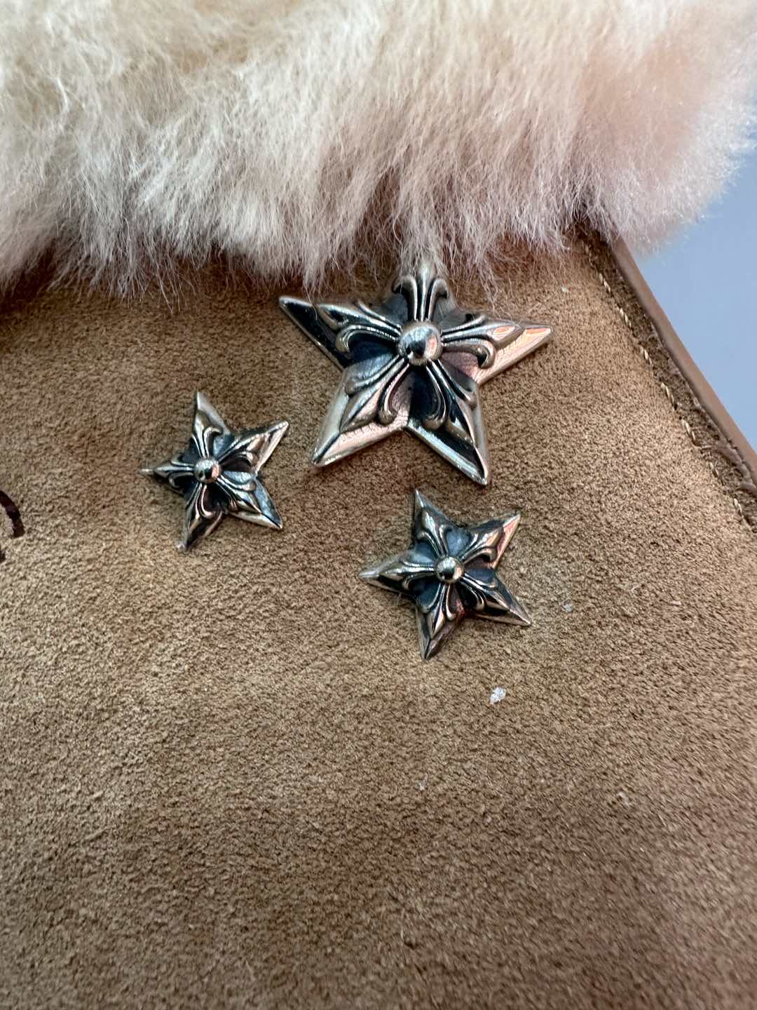 クロムハーツ x UGG スライド カーキ 画像 4