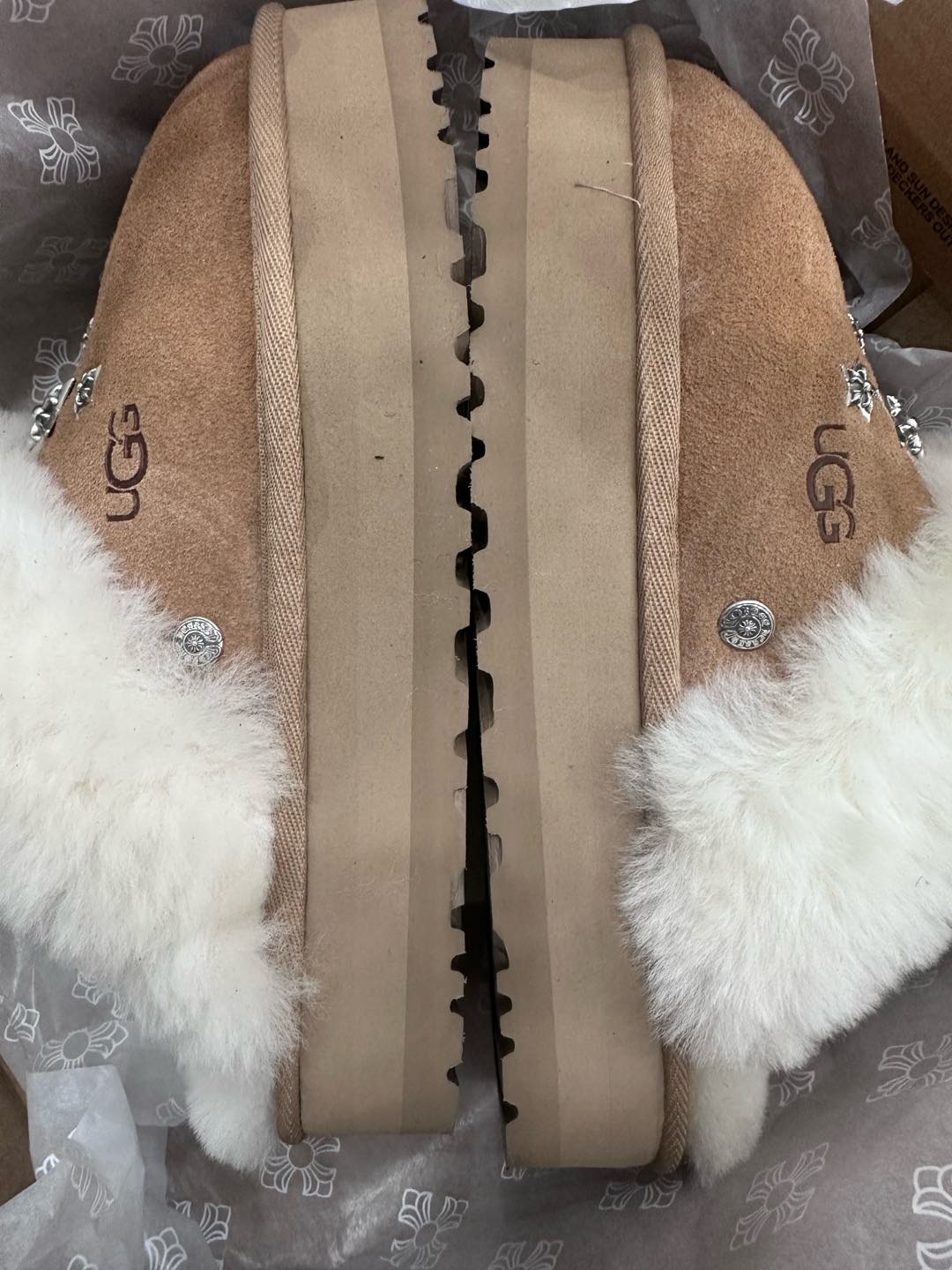 クロムハーツ x UGG スライド カーキ 画像 8