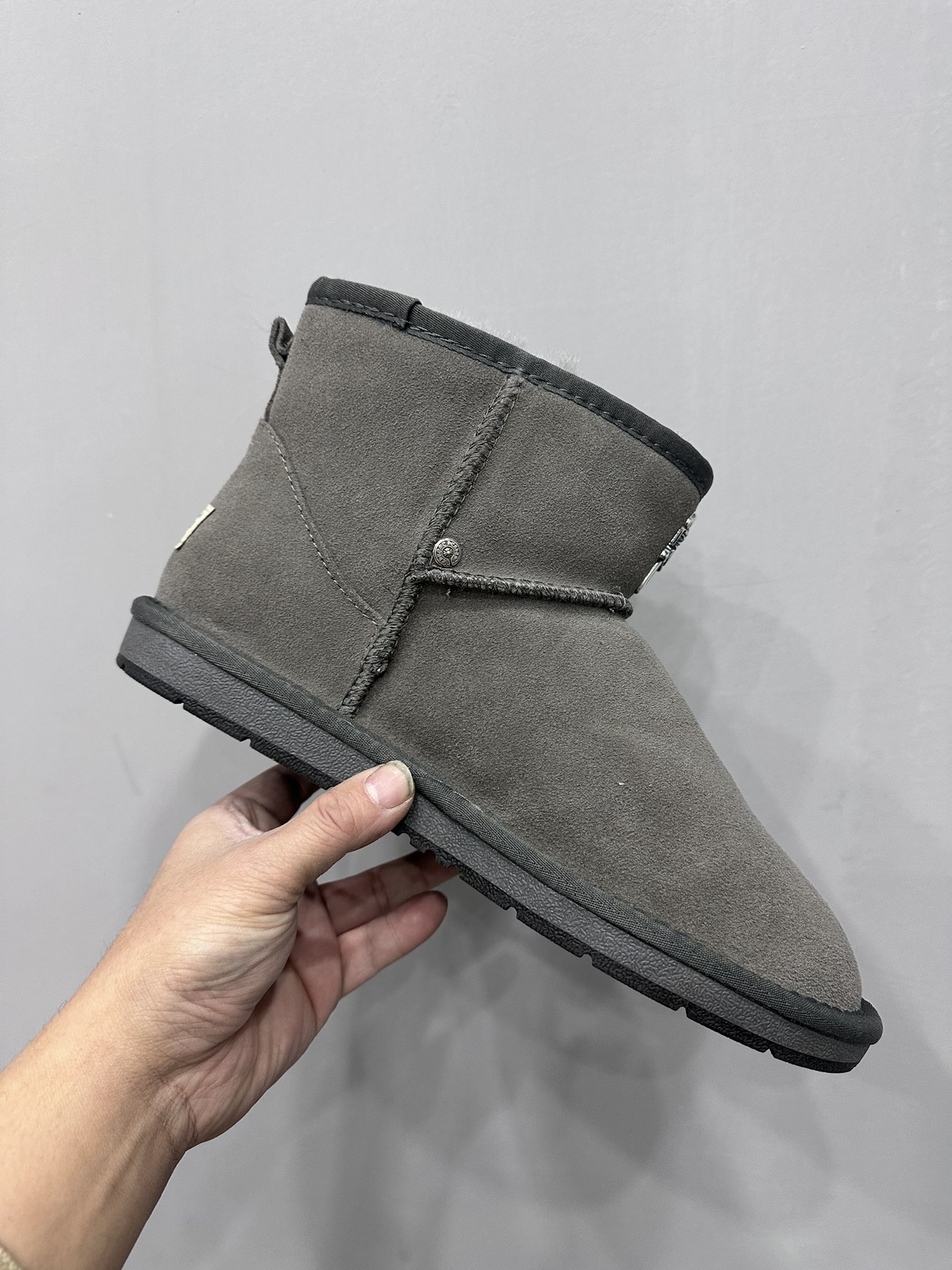 クロムハーツ x UGG Mid Snow ブーツ グレー 詳細画像 3