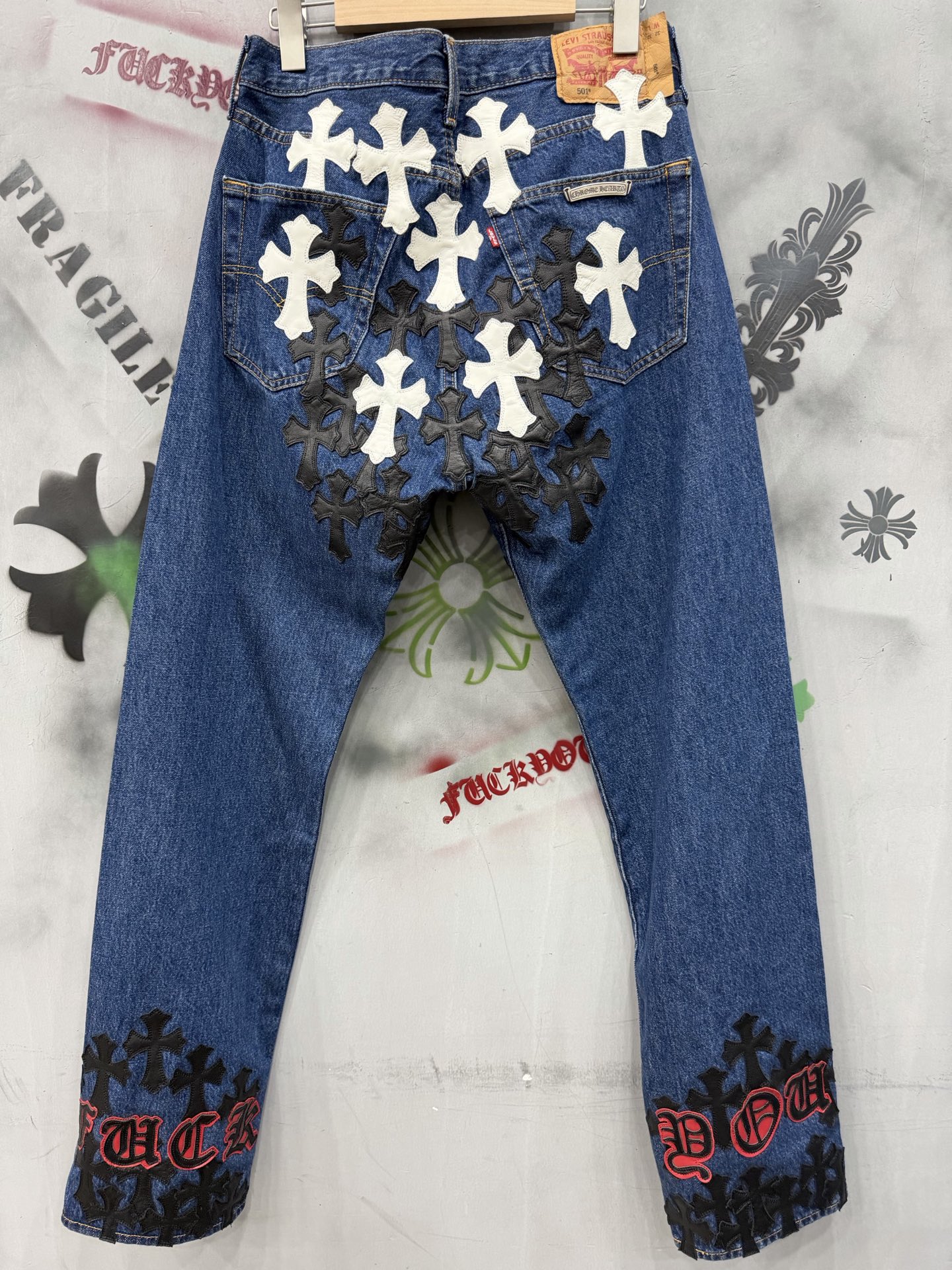 クロムハーツ x リーバイス 501 F*ck You 限定 レザーパッチワーク ジーンズ 詳細画像 1