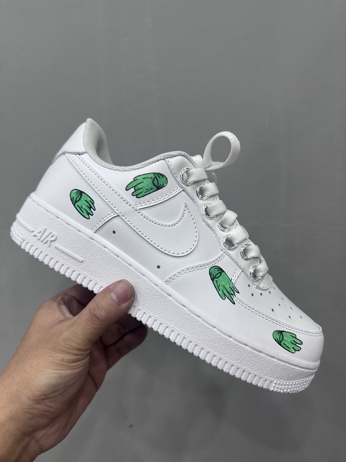 クロムハーツ x Nike Matty Boy ハンドペイント Air Force 1 ホワイト グリーン レッド 詳細画像 1