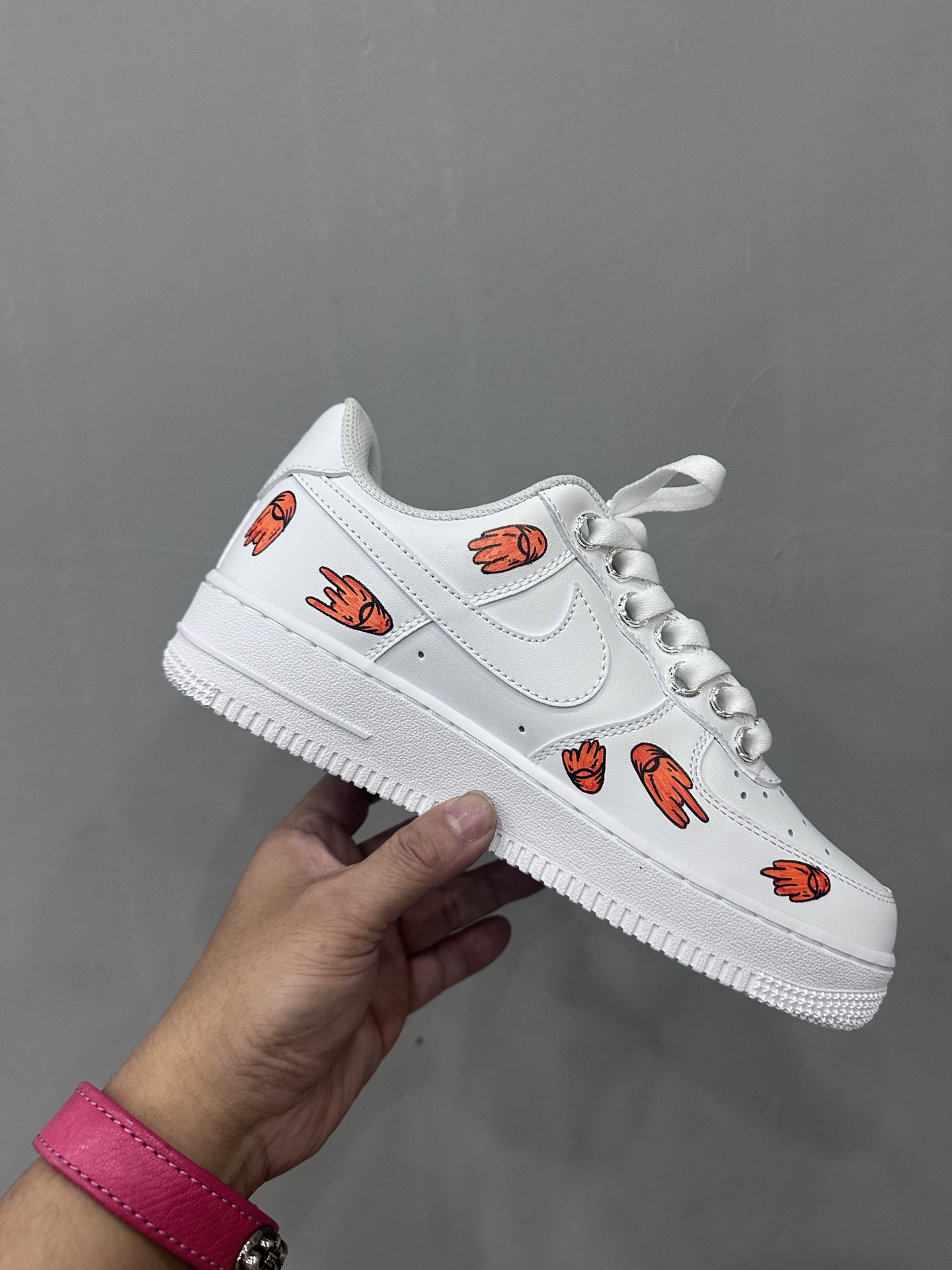 クロムハーツ x Nike Matty Boy ハンドペイント Air Force 1 ホワイト グリーン レッド 詳細画像 3