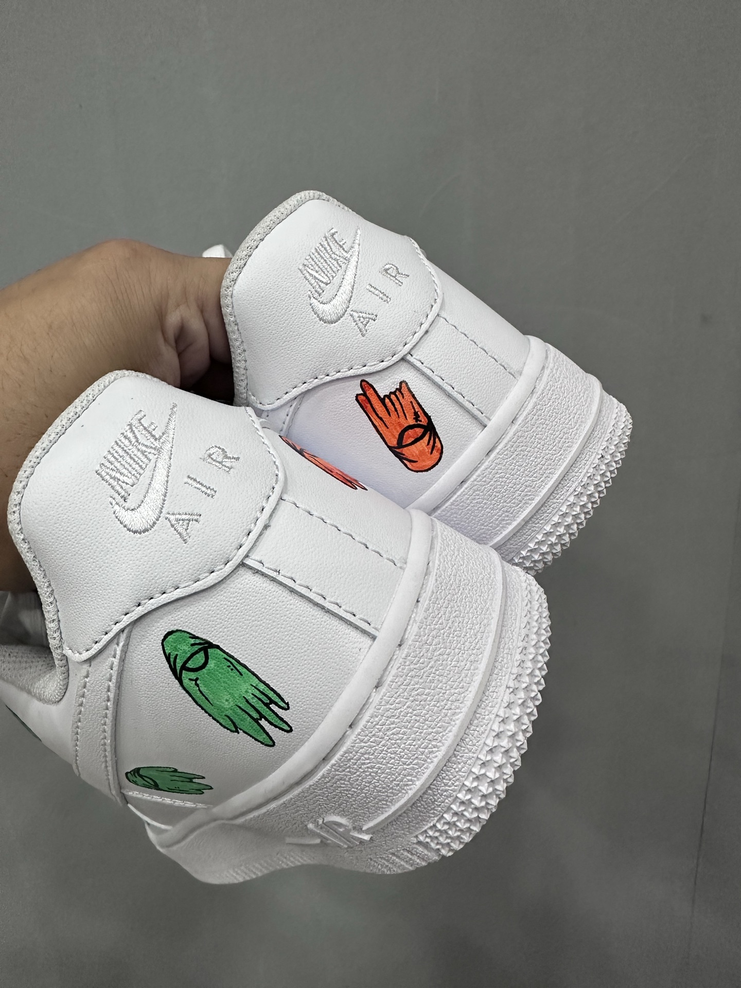 クロムハーツ x Nike Matty Boy ハンドペイント Air Force 1 ホワイト グリーン レッド 画像 5