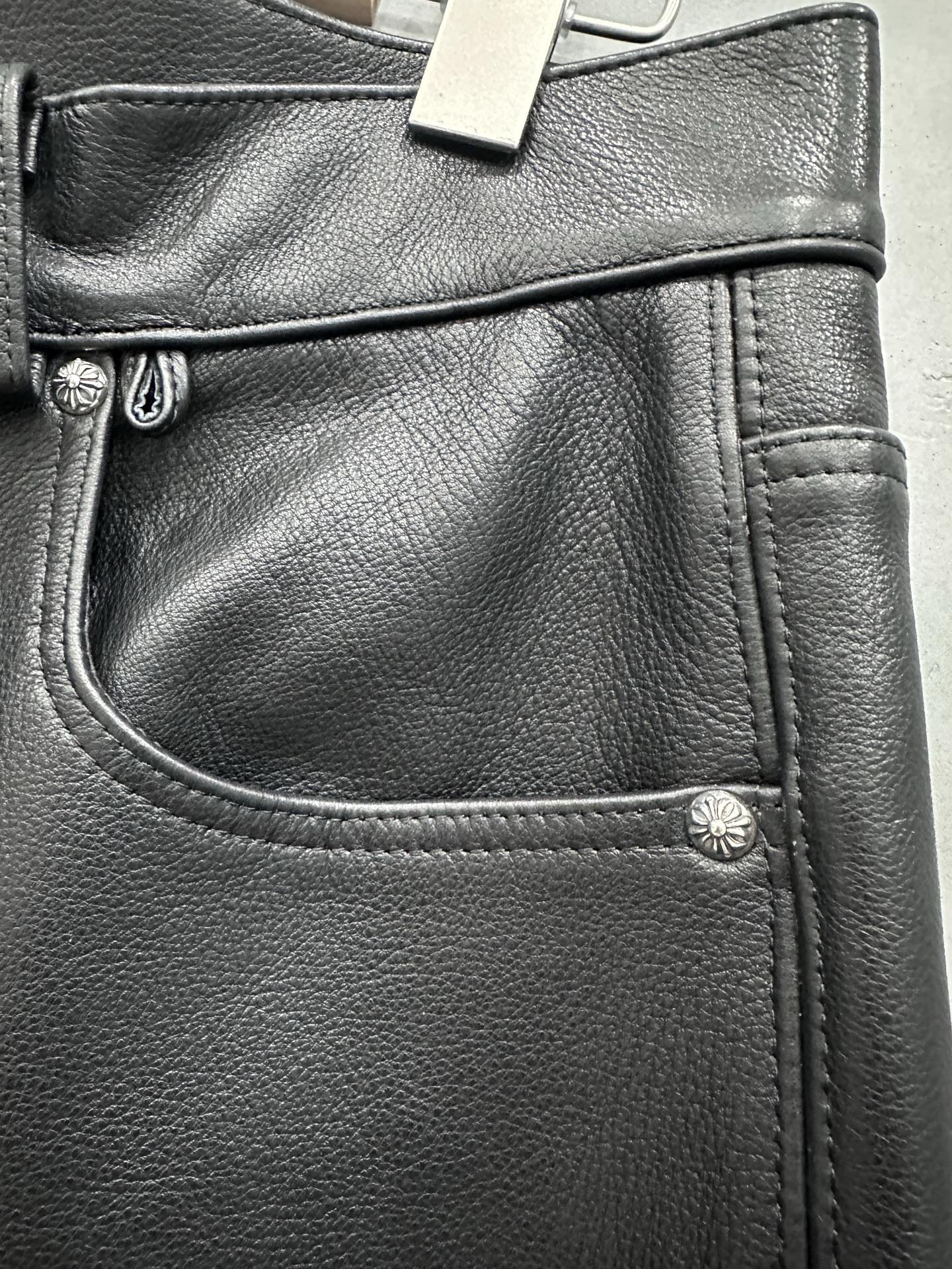 クロムハーツ フレイム Low Rise Straight レザー パンツ ブラック 画像 5
