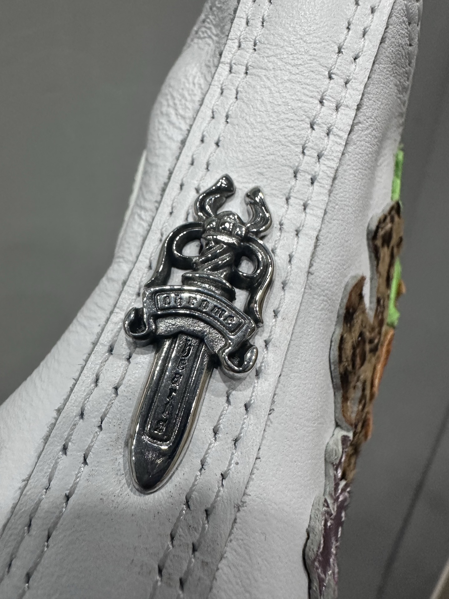 クロムハーツ x Converse レザー Patch ハイトップ スニーカー ホワイト マルチカラー 画像 5