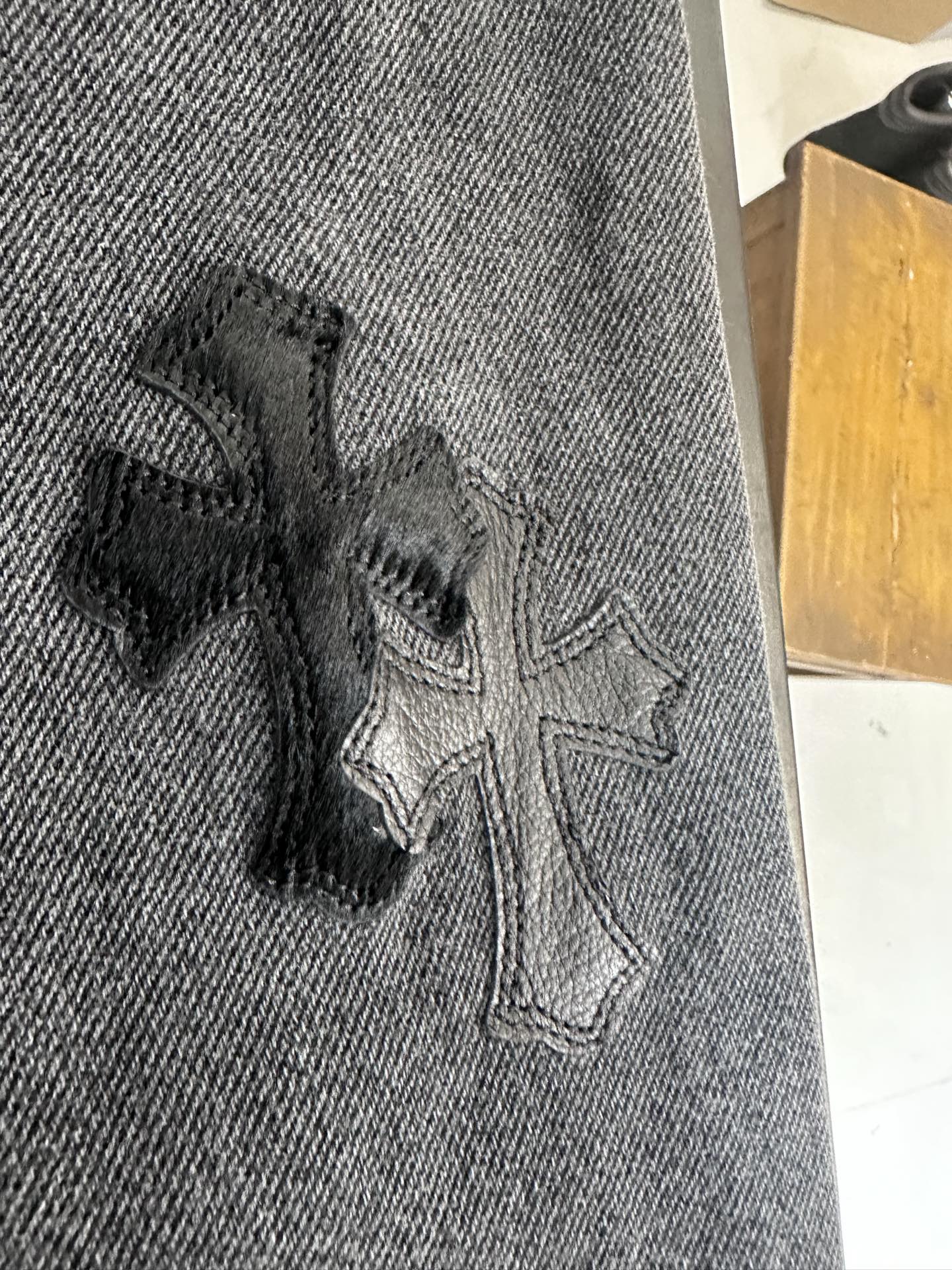 クロムハーツ x リーバイス Paris 限定 Haircalf ジーンズ ブラック グレー 画像 7