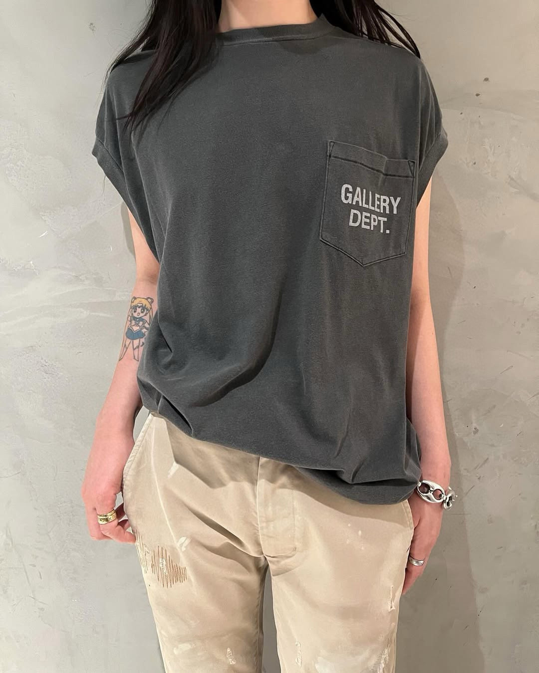 ギャラリー デプト ポケットレタープリント ノースリーブTシャツ ブラック 画像 9