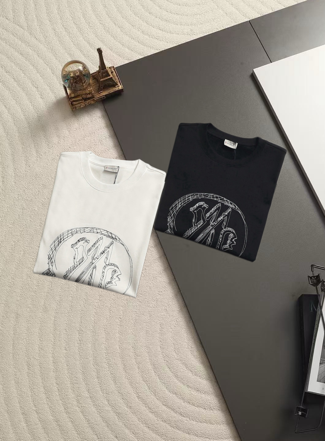 モンクレール ラージレター ロゴ 刺繍 ティーシャツ ブラック 詳細画像 1