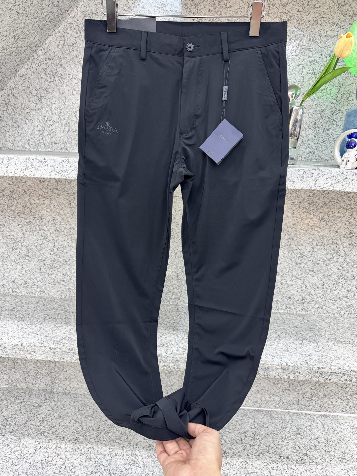 プラダ トライアングルロゴ 速乾カジュアルパンツ 画像 4