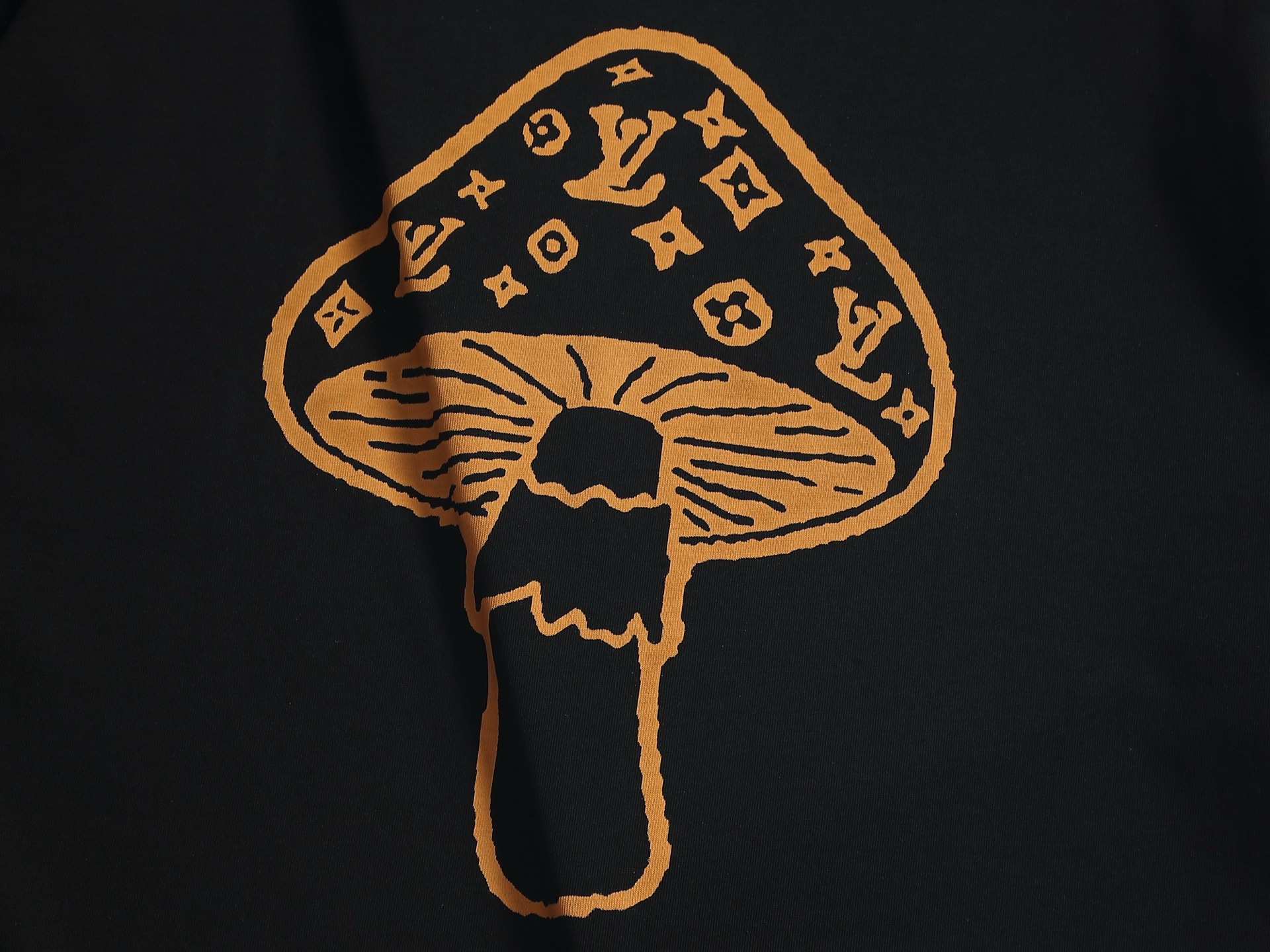 ルイ・ヴィトン マッシュルームロゴ 刺繍 ティーシャツ ブラック 詳細画像 3