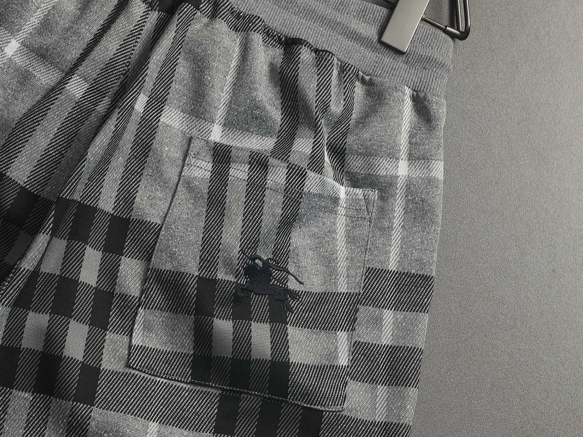 バーバリー チェック パターン 刺繍 ショーツ グレー/カーキ 画像 9