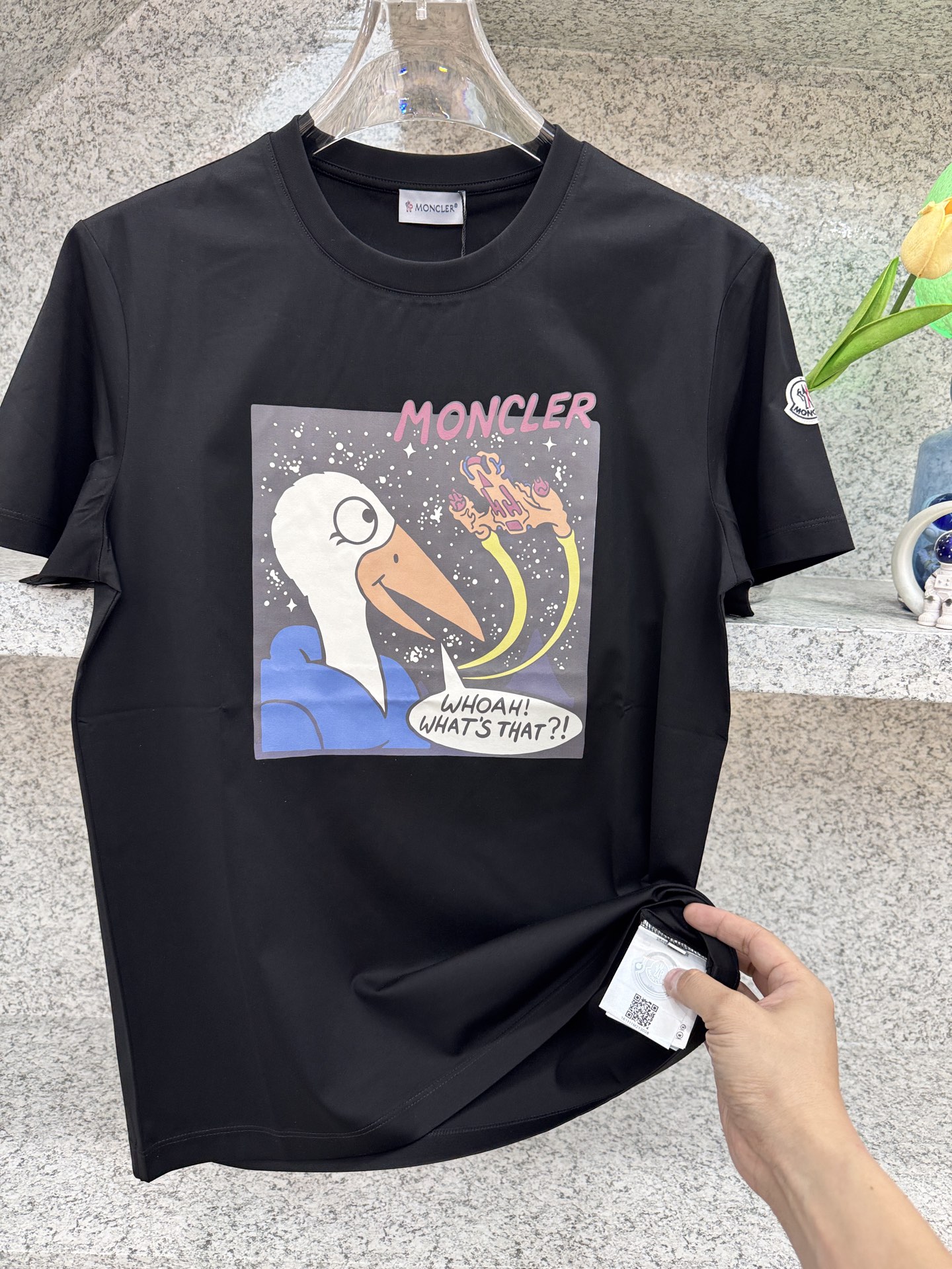 モンクレール スワンムーングラフィック ティーシャツ ブラック ホワイト 詳細画像 3