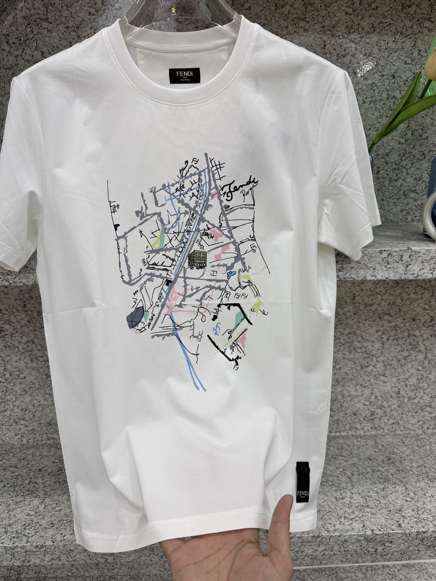 フェンディ グラフィックロゴ 刺繍 ティーシャツ ブラック ホワイト 画像 4