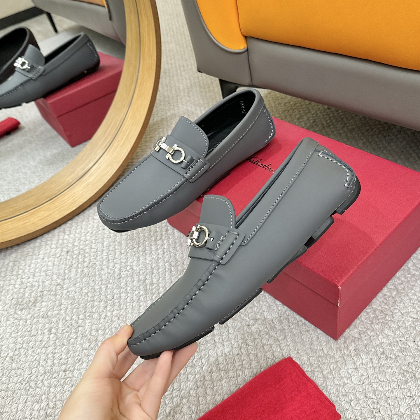 フェラガモ ビットローファー グレー 画像 4