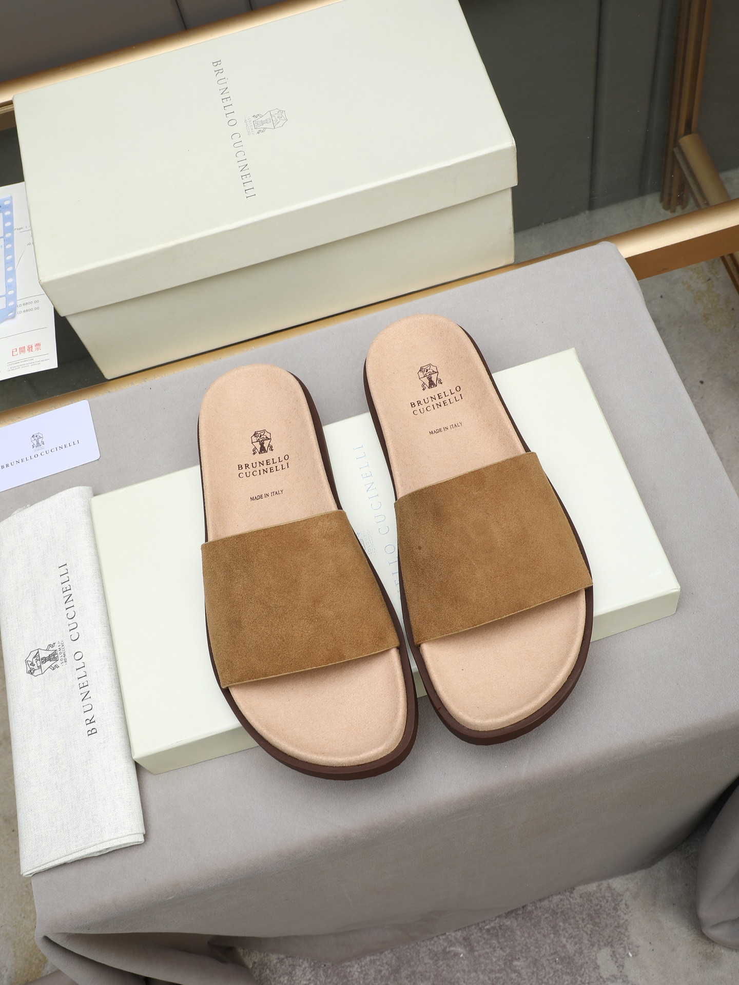 ブルネロ クチネリ スエード クロス スライドサンダル タン 画像 7