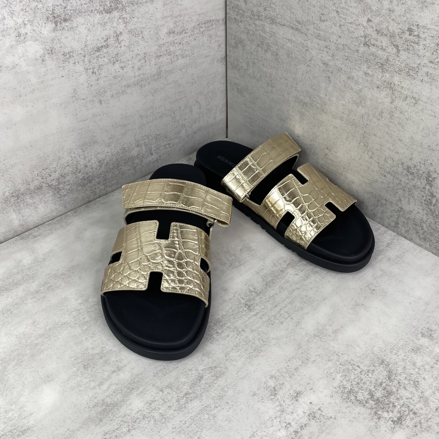 エルメス Chypre Hスライドサンダル ベージュ クロコ 詳細画像 2