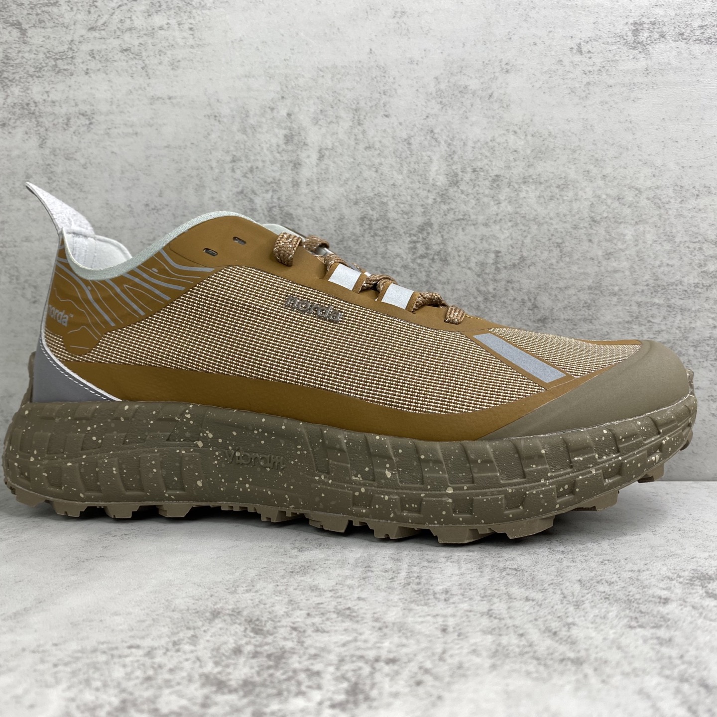 ノルダ 001 トレイルランニングシューズ オリーブ ブラウン 画像 6