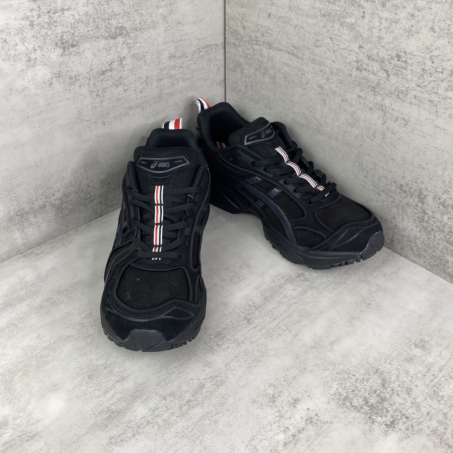 トム ブラウン x アシックス Gel-Kayano 14 ブラック 詳細画像 2