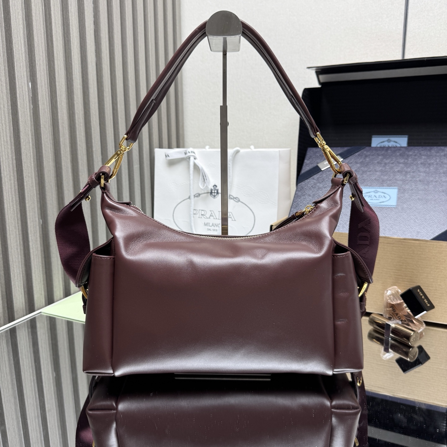 プラダ エクスプロール ナッパレザーバッグ バーガンディ 1BC264 詳細画像 1