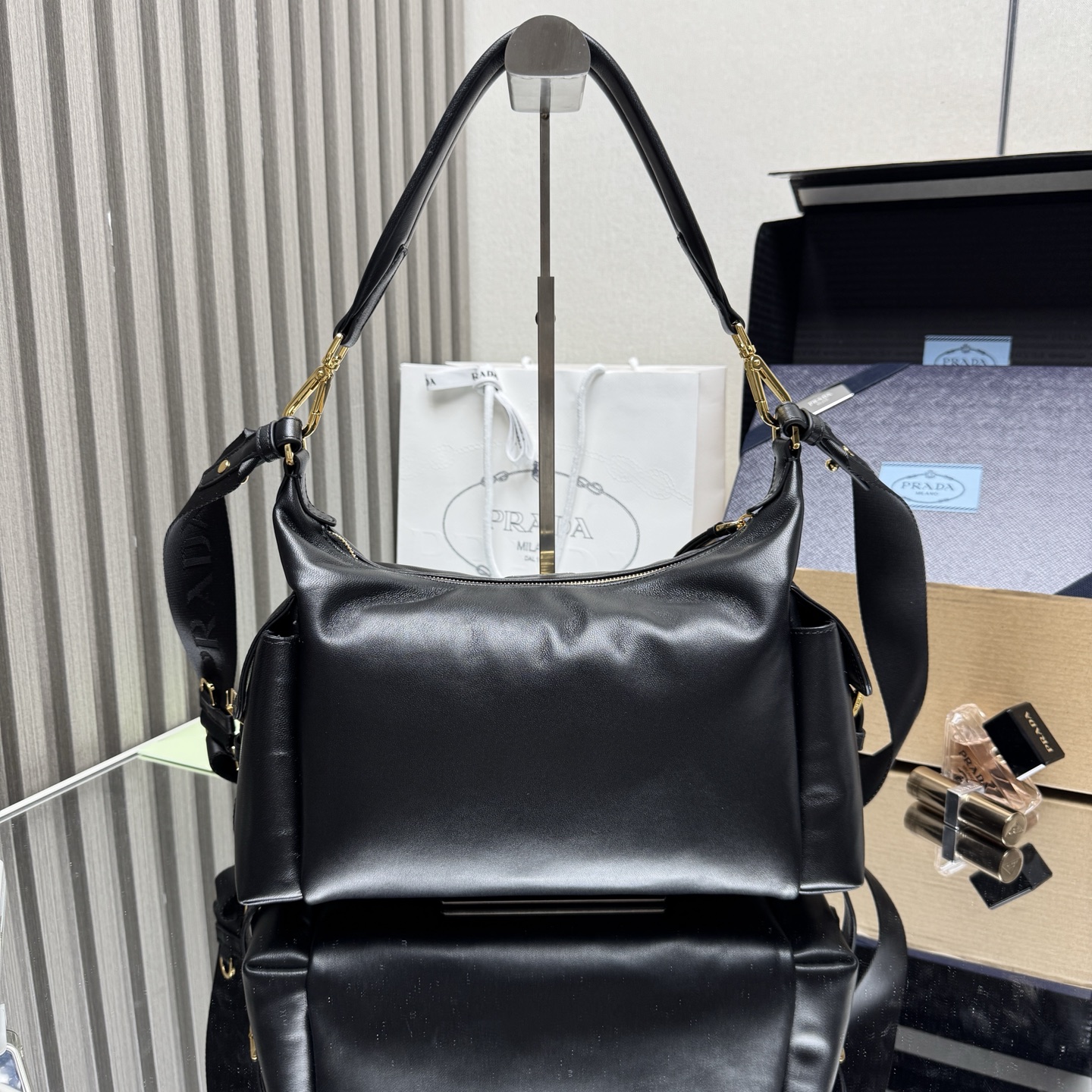 プラダ エクスプロール ナッパレザーバッグ ブラック 1BC264 詳細画像 1