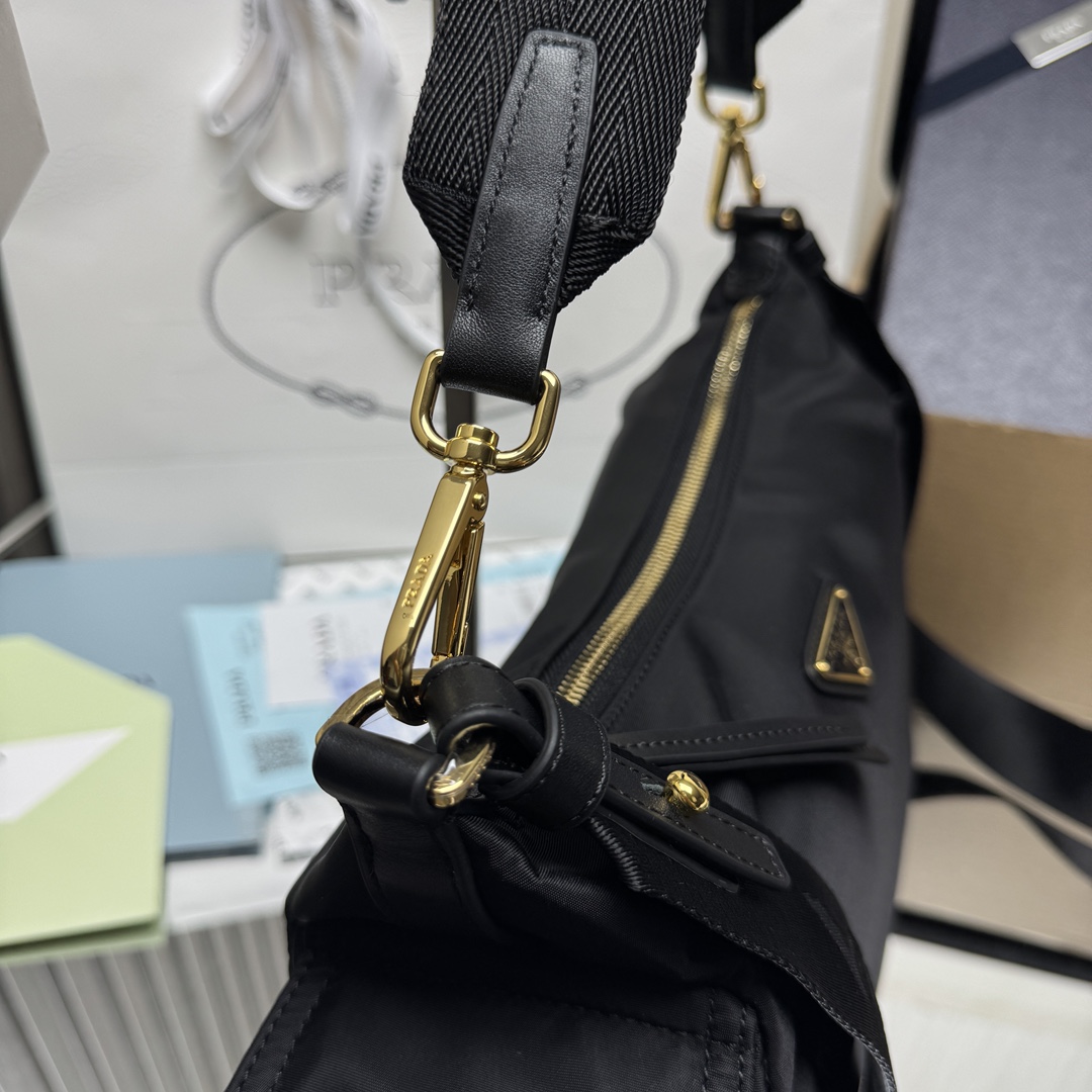 プラダ エクスプロール Re-Nylon レザーバッグ ブラック 1BC264 画像 5