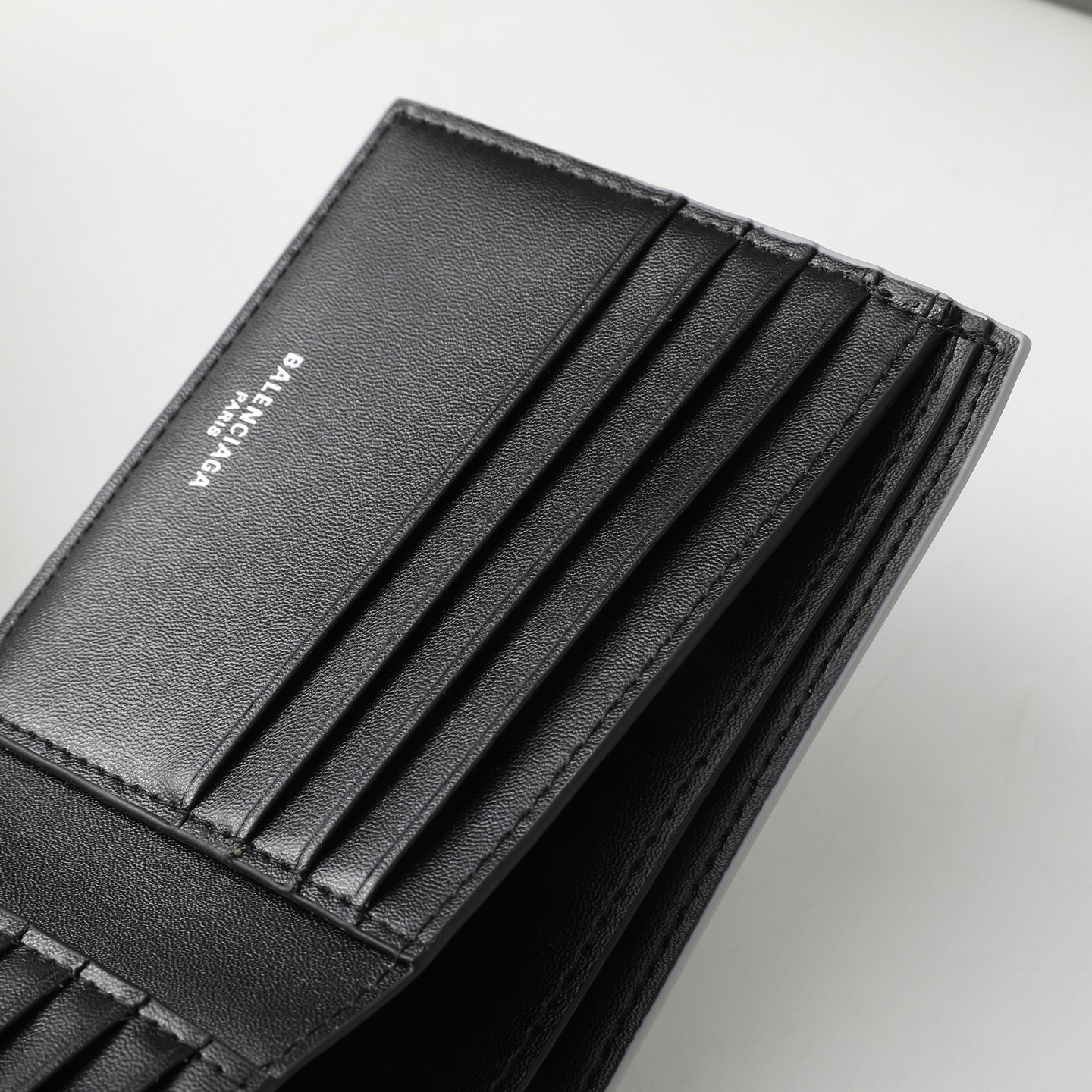 バレンシアガ Passport ウォレット シルバー 画像 5