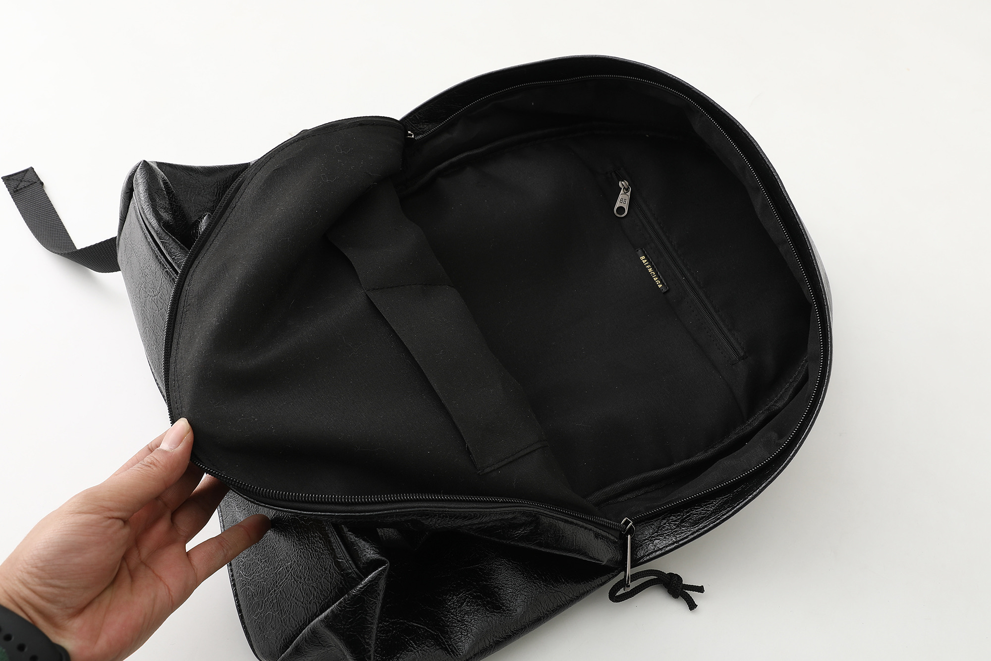 バレンシアガ × ランボルギーニ Explorer バックパック ブラック 画像 9