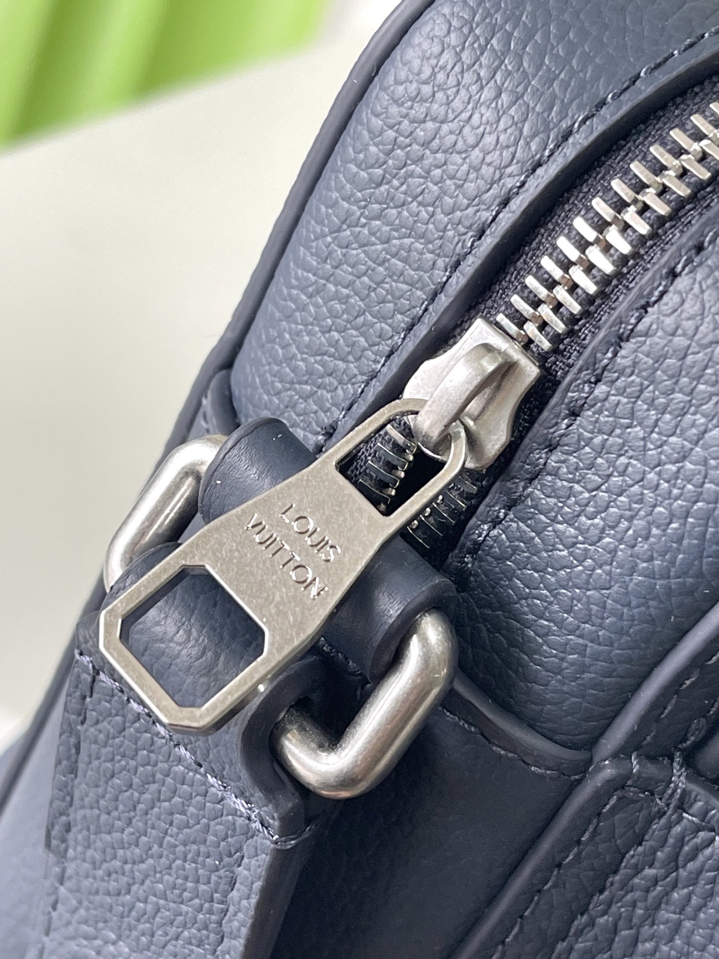 ルイ ヴィトン ボーディング レザー メッセンジャー ブルー M15260 画像 6