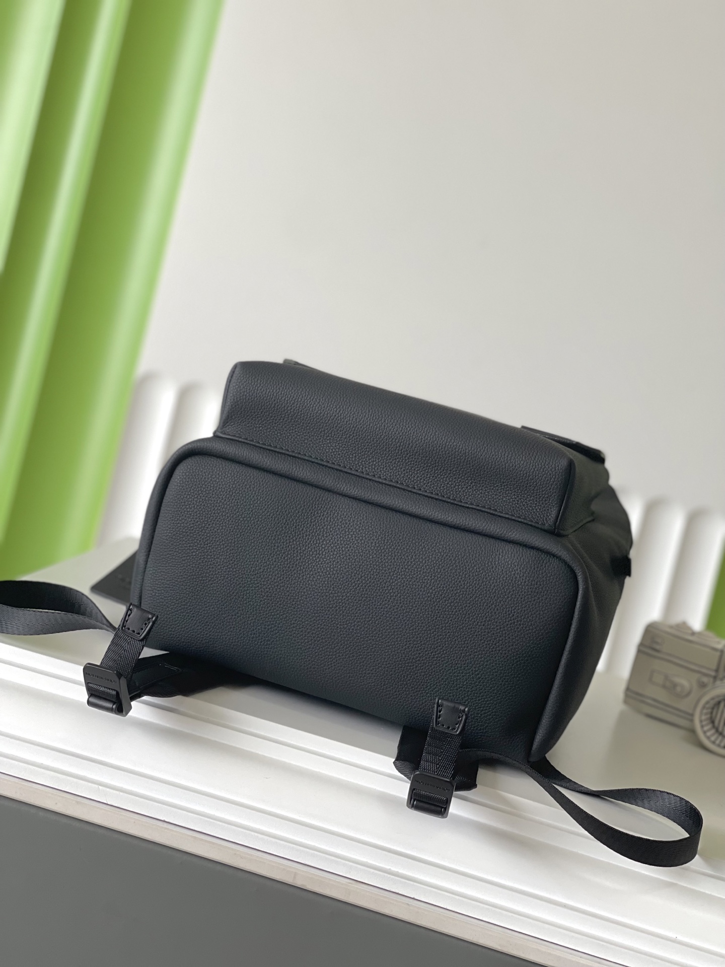 ルイ ヴィトン テイクオフ レザー バックパック ブラック M57079 画像 4