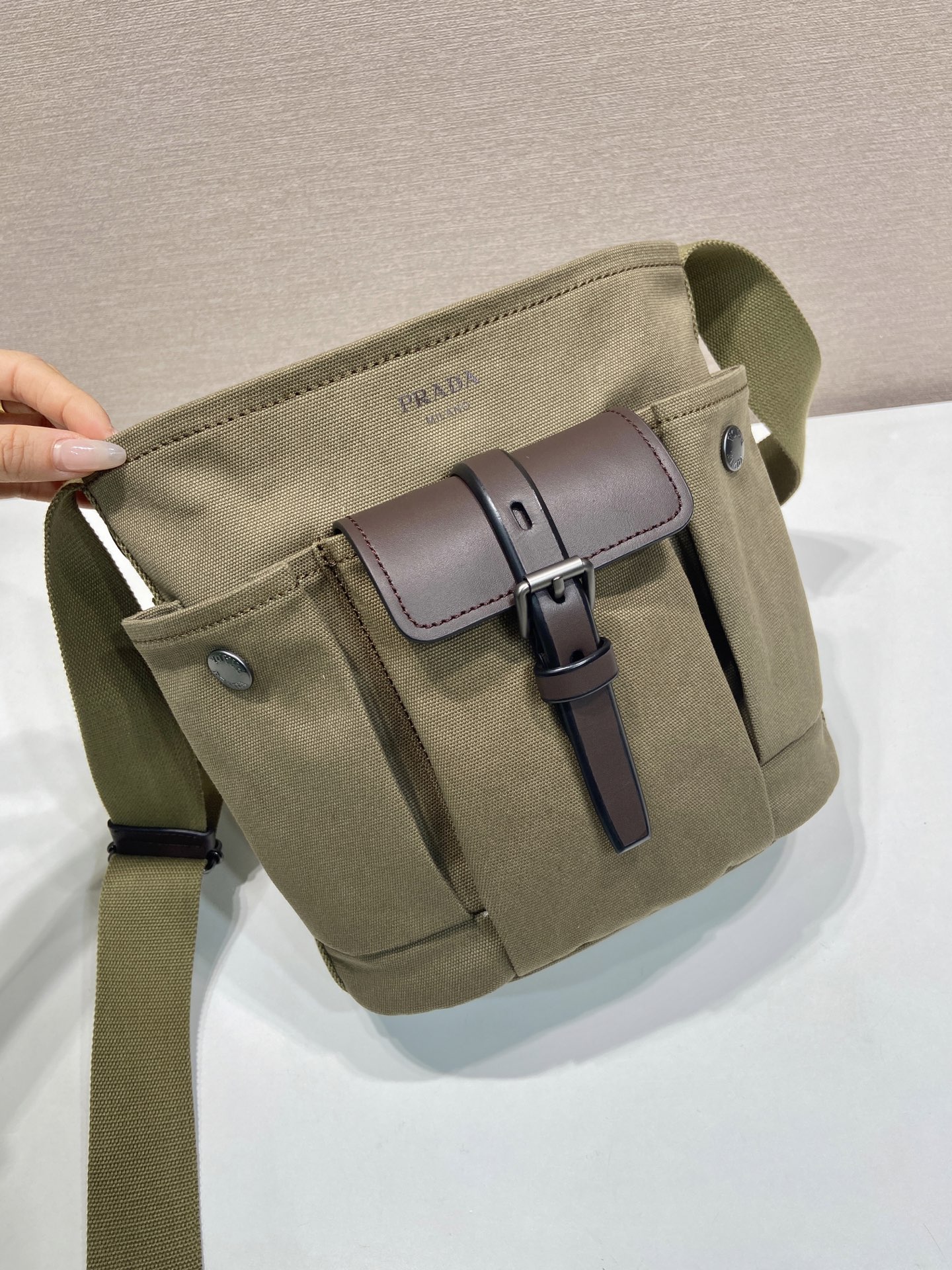 プラダ ポケット キャンバス レザー ミニトート オリーブ 1BE106 詳細画像 3