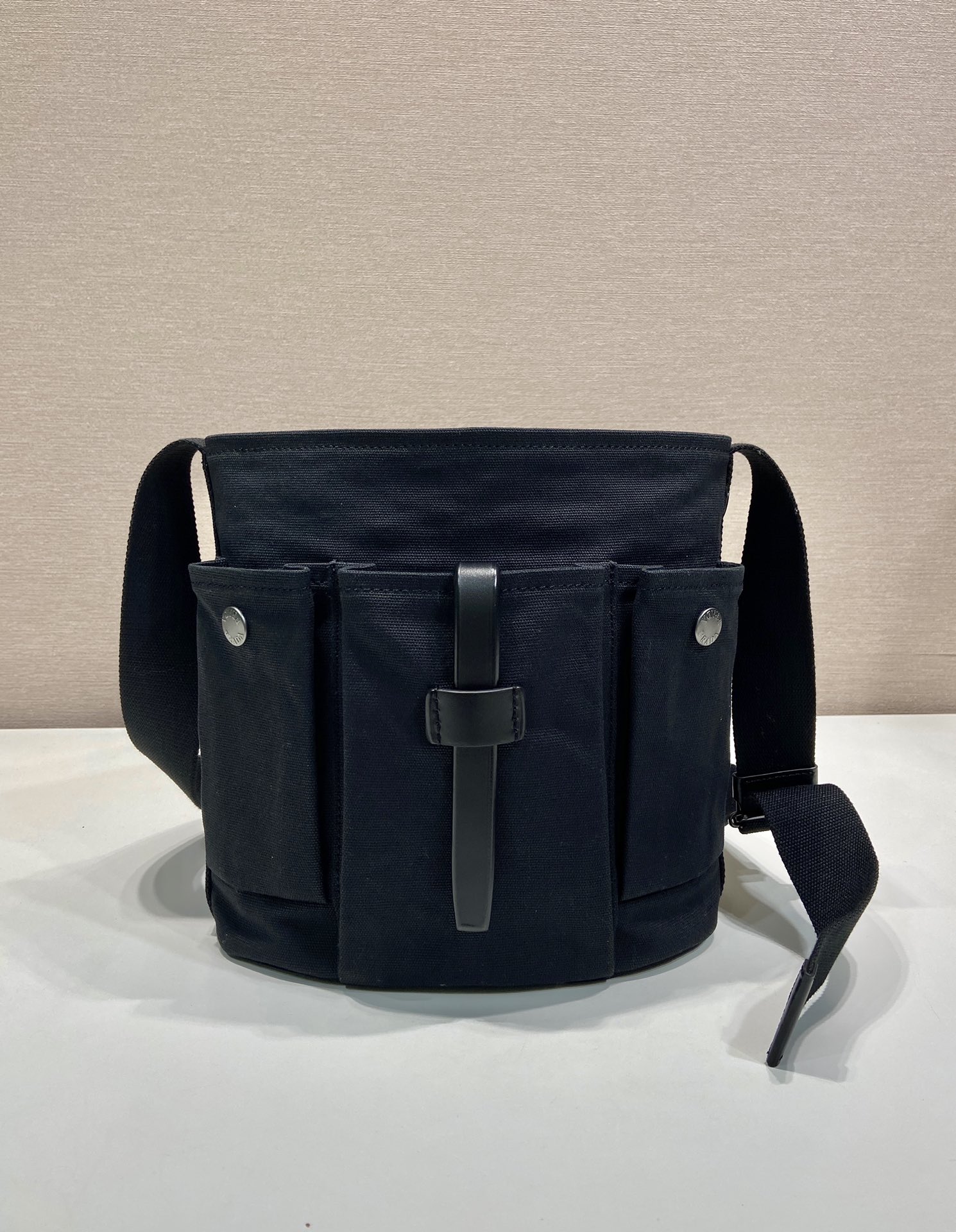 プラダ ポケット キャンバス レザー ミニトート ブラック 1BE106 画像 4