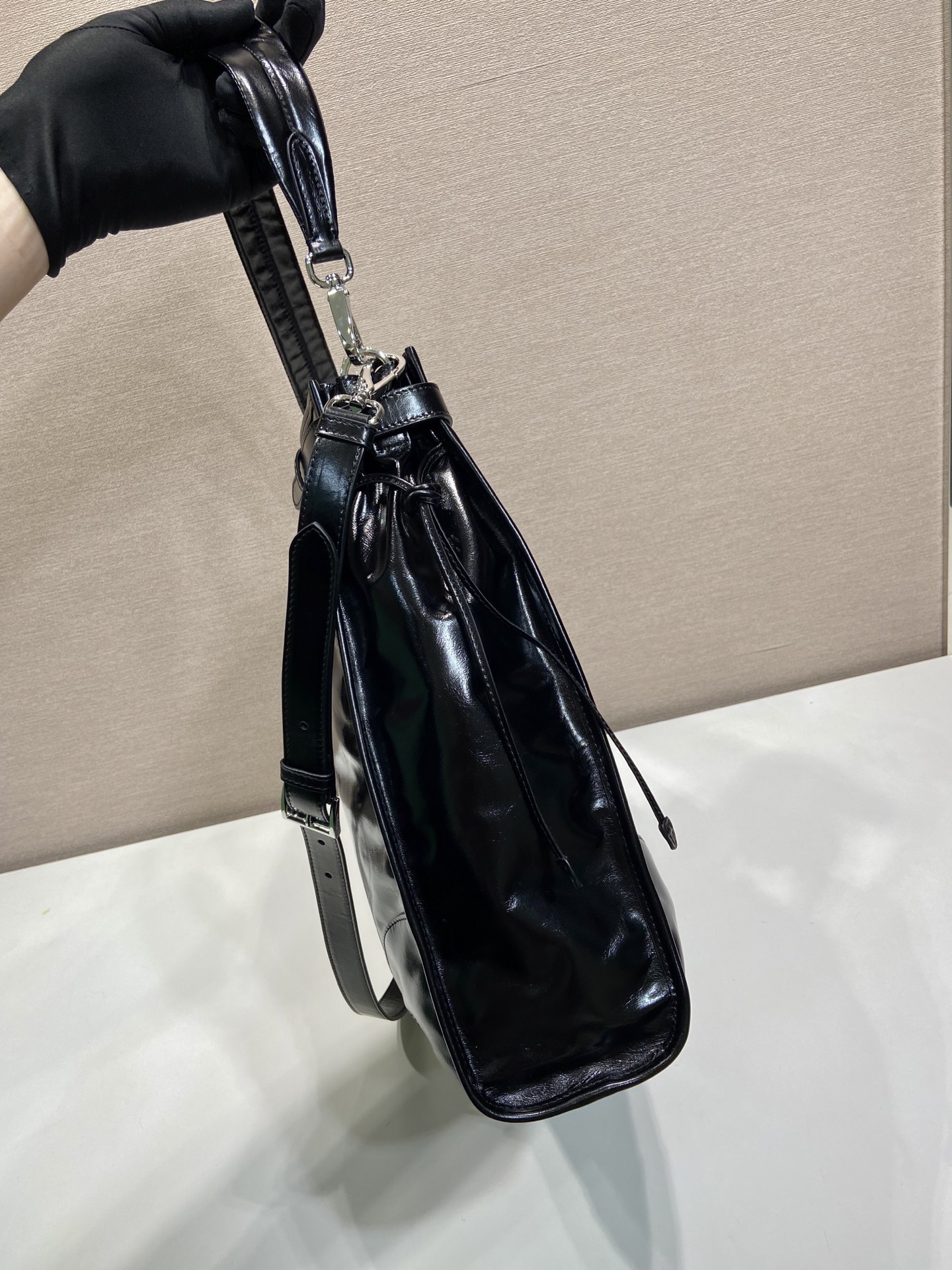 プラダ ボニー レザー ショルダーバッグ ブラック 2VH215 画像 7