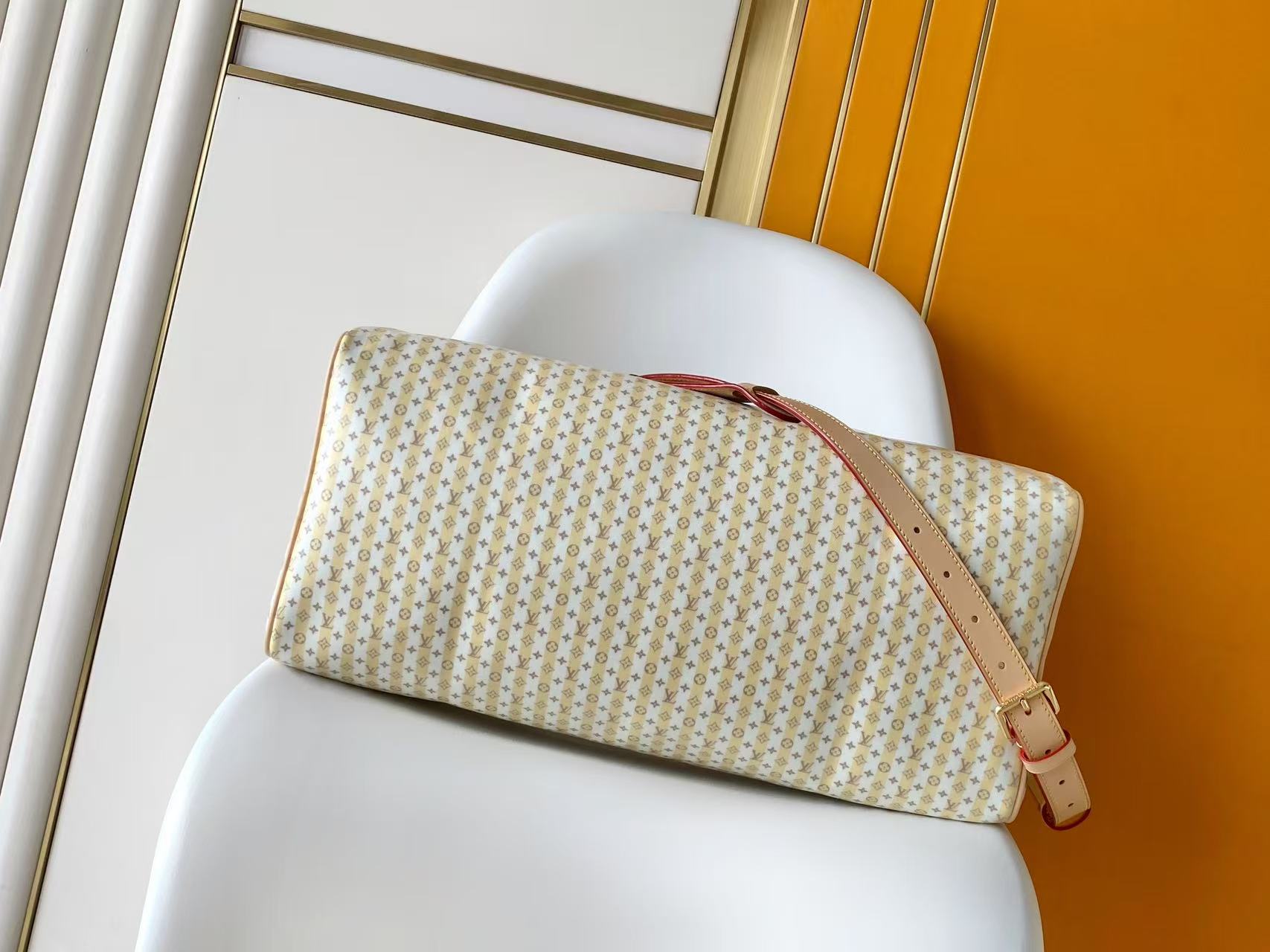ルイ・ヴィトン キーポル バンドリエール 45 LV スタンプ M28678 画像 4