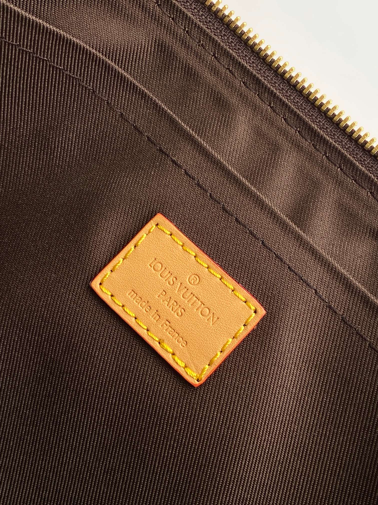ルイ・ヴィトン ポシェット ヴォワヤージュ スープル カモ M83568 画像 9