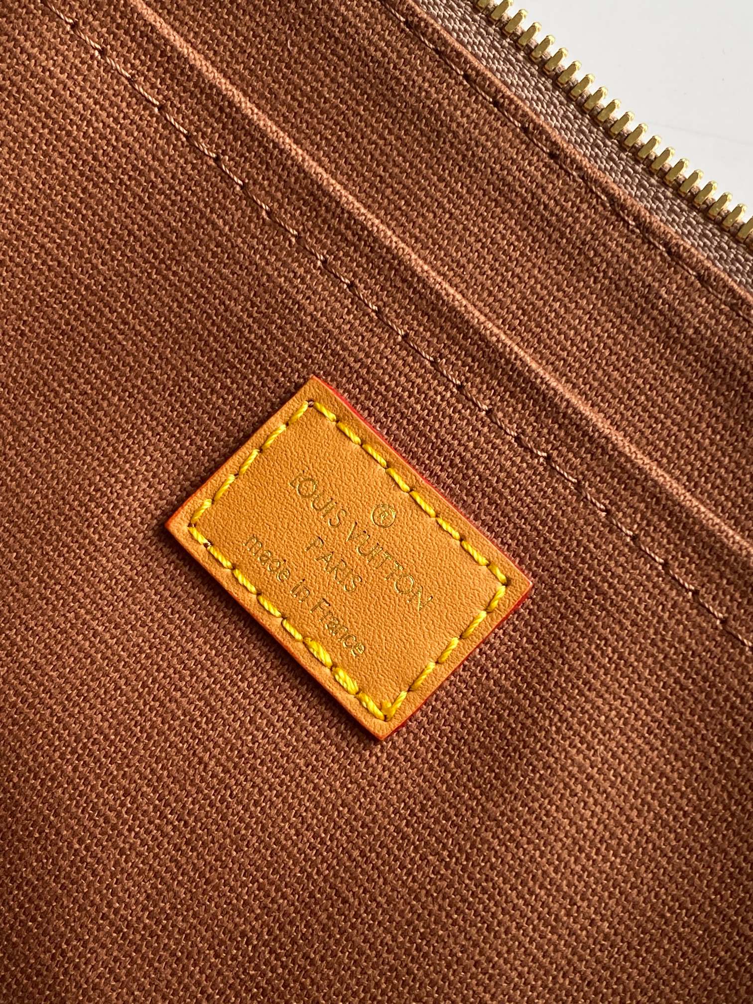 ルイ・ヴィトン ポシェット ヴォワヤージュ スープル ピンク M26828 画像 9