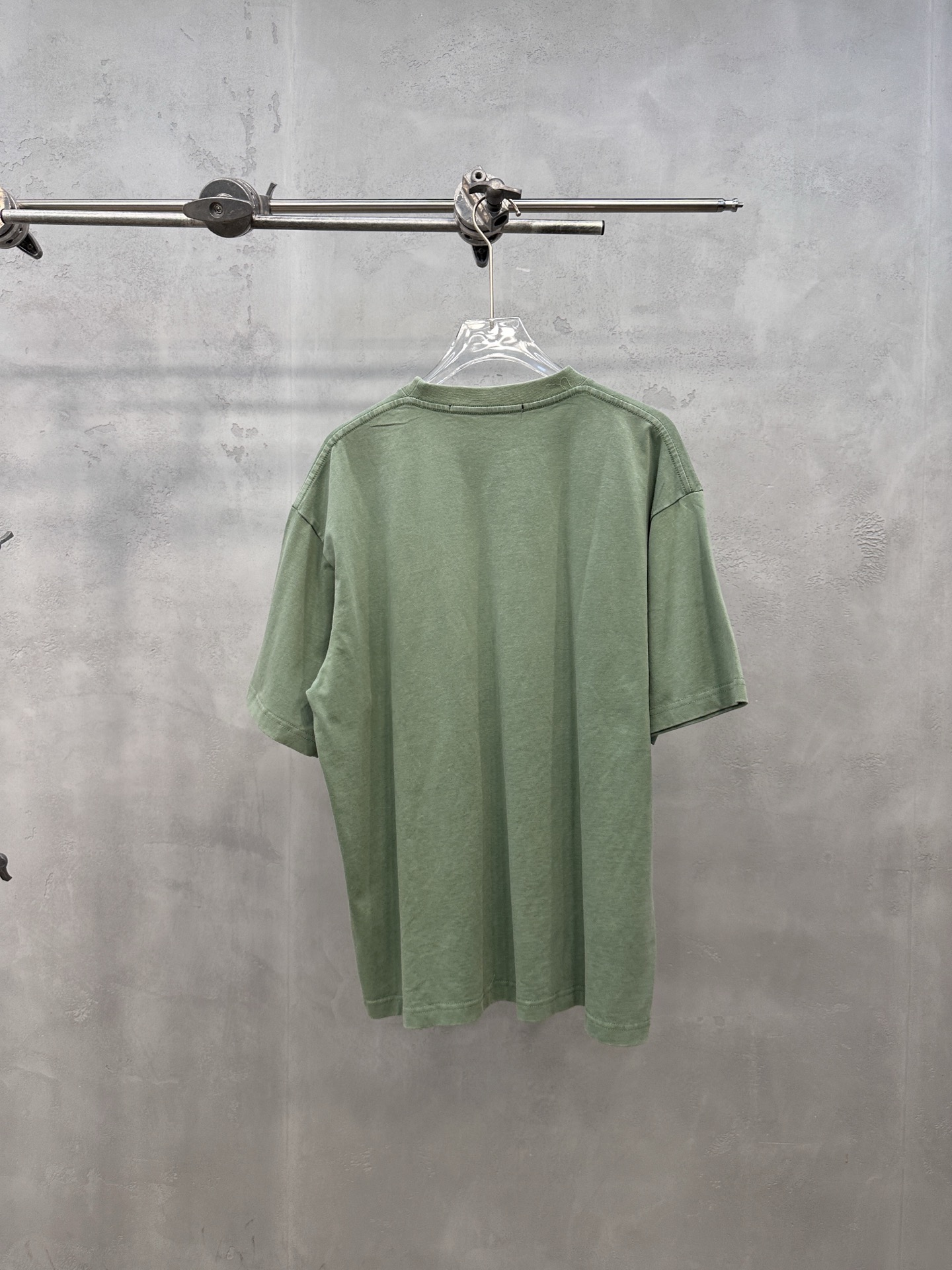 アレキサンダー ワン フォームロゴ ウォッシュ Tシャツ グリーン 詳細画像 1