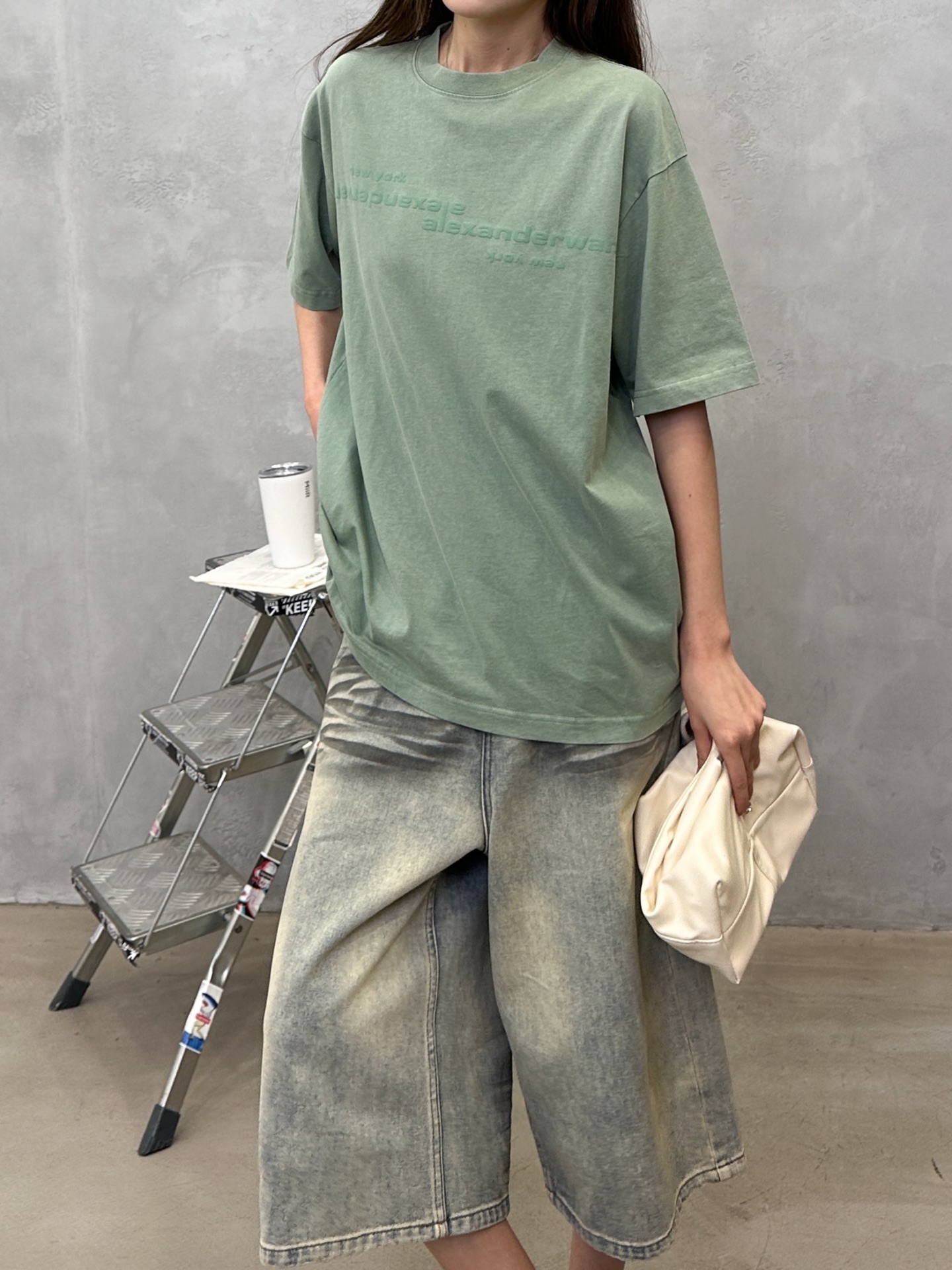アレキサンダー ワン フォームロゴ ウォッシュ Tシャツ グリーン 画像 7