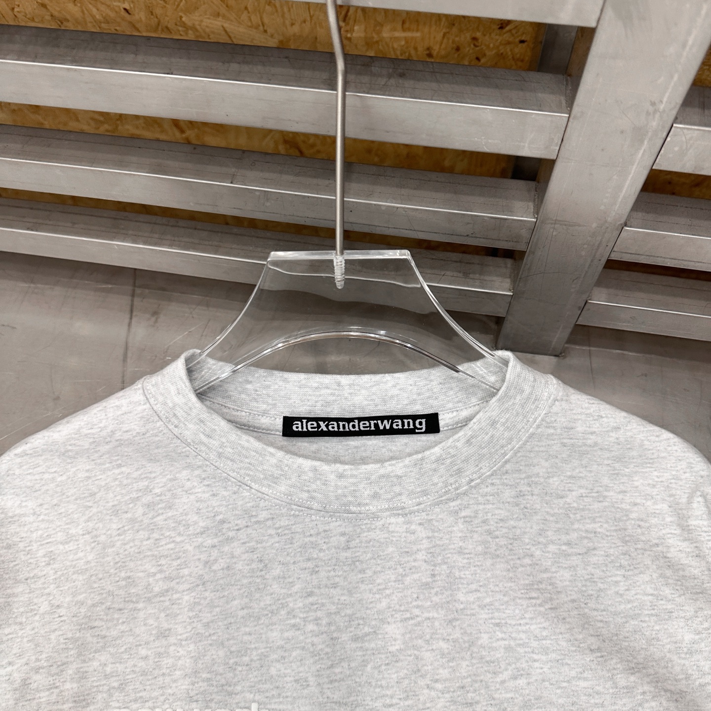 アレキサンダー ワン フォームロゴ ウォッシュ Tシャツ ホワイト 画像 4