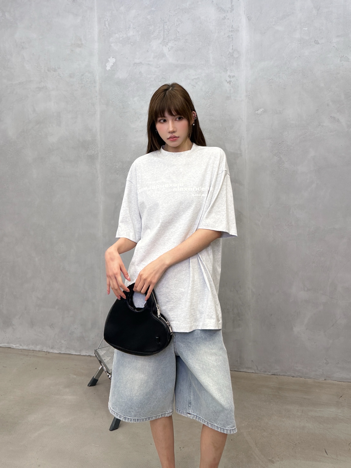 アレキサンダー ワン フォームロゴ ウォッシュ Tシャツ ホワイト 画像 9